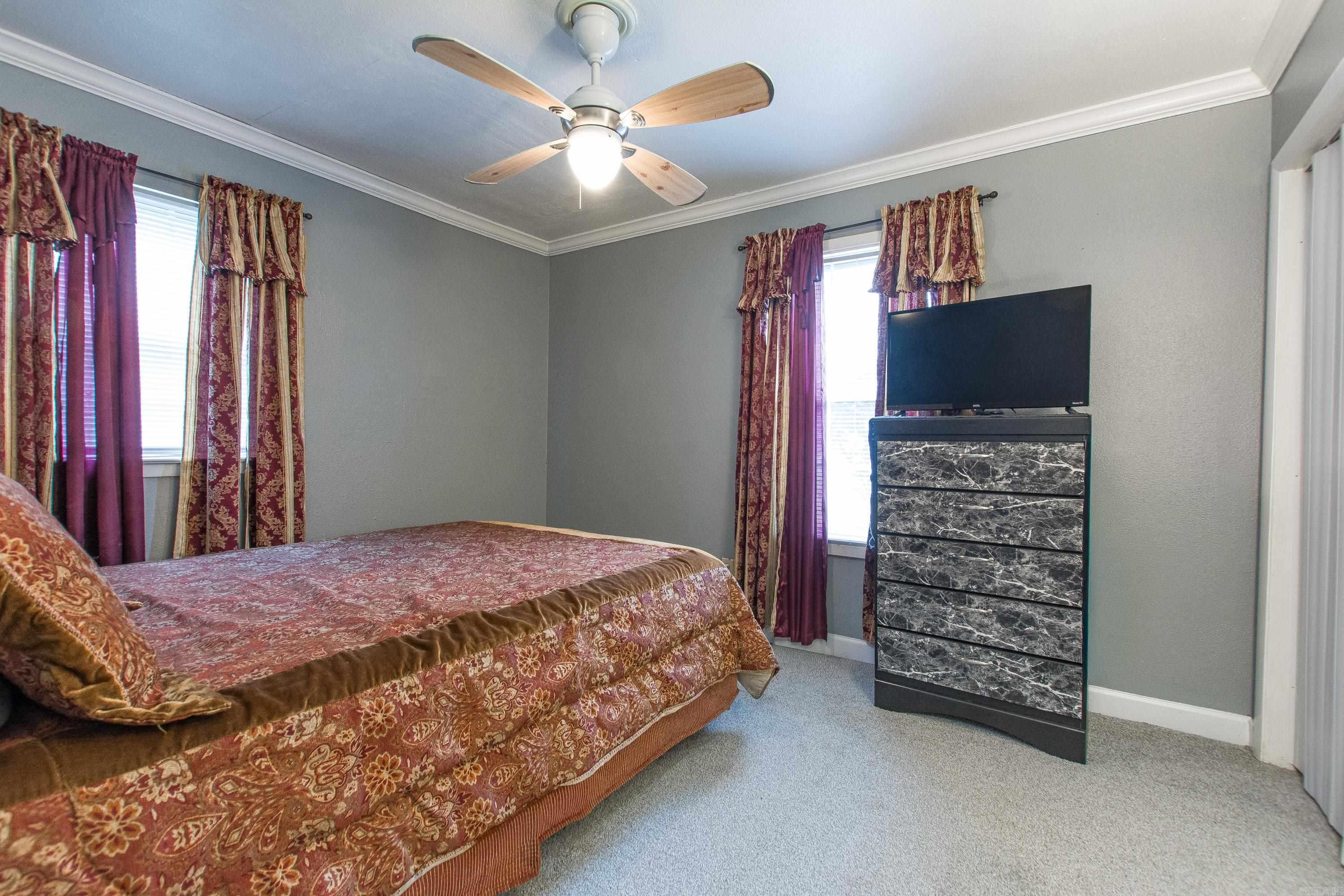 CASTLEWOOD - Residential