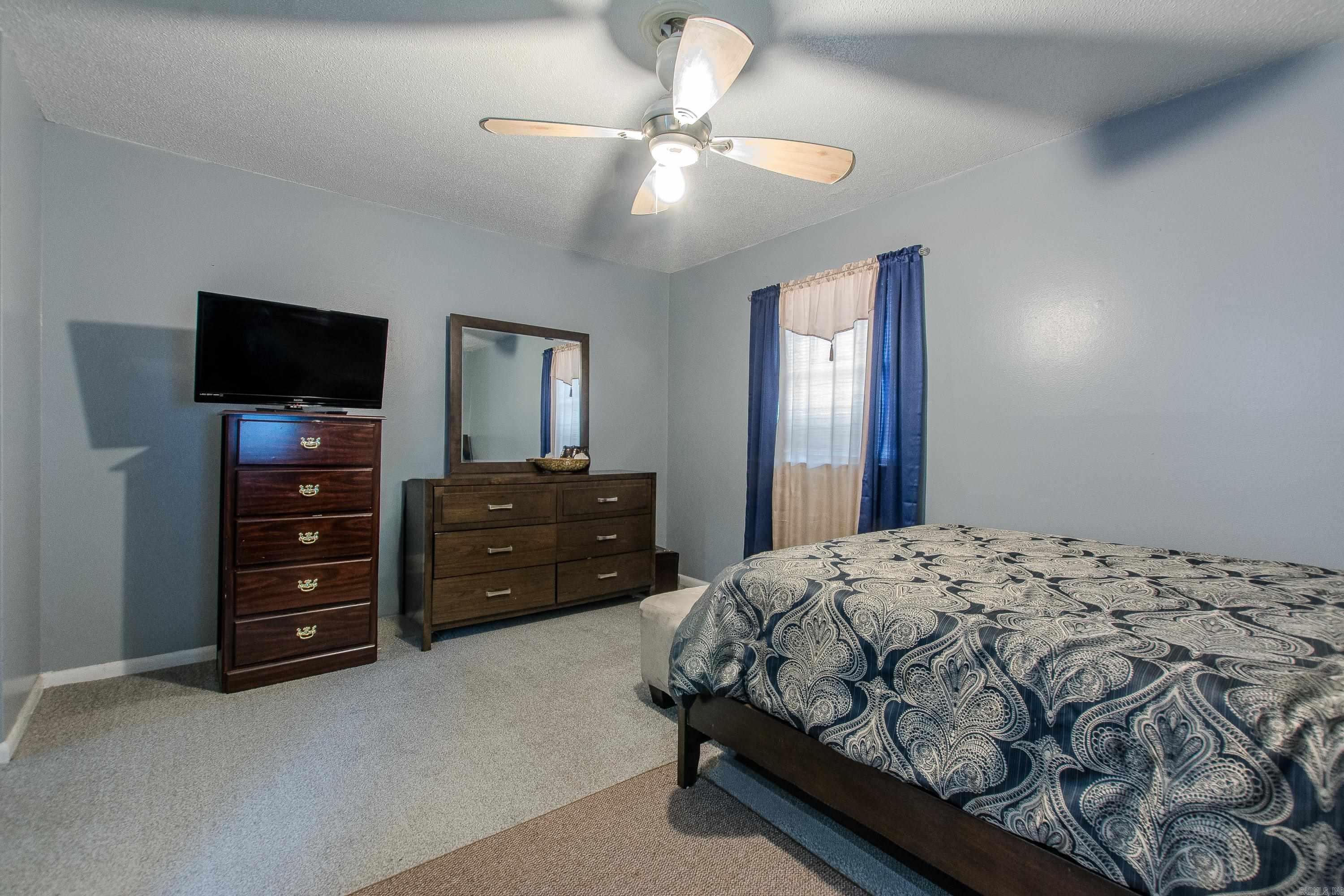 CASTLEWOOD - Residential