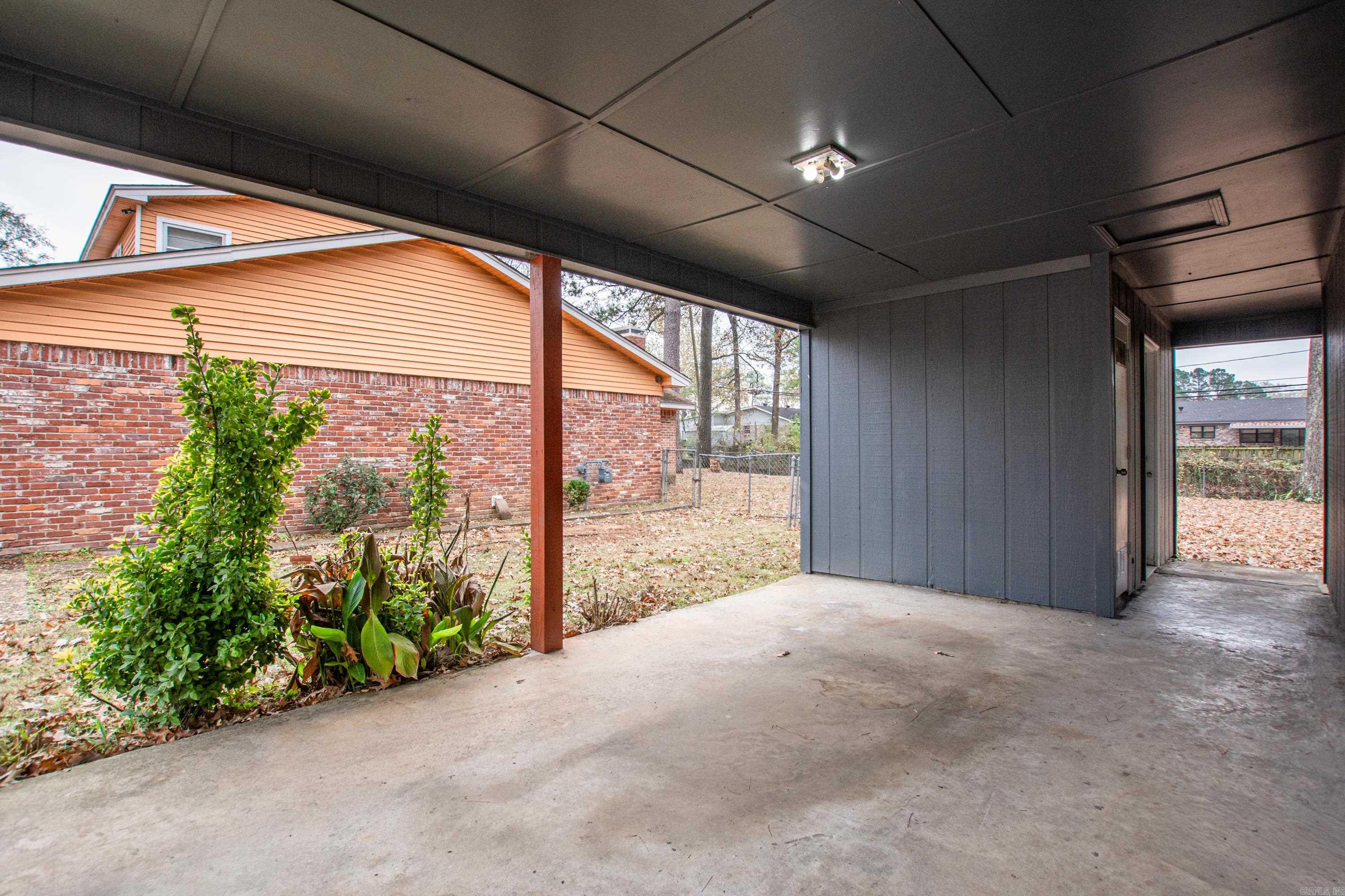 CASTLEWOOD - Residential