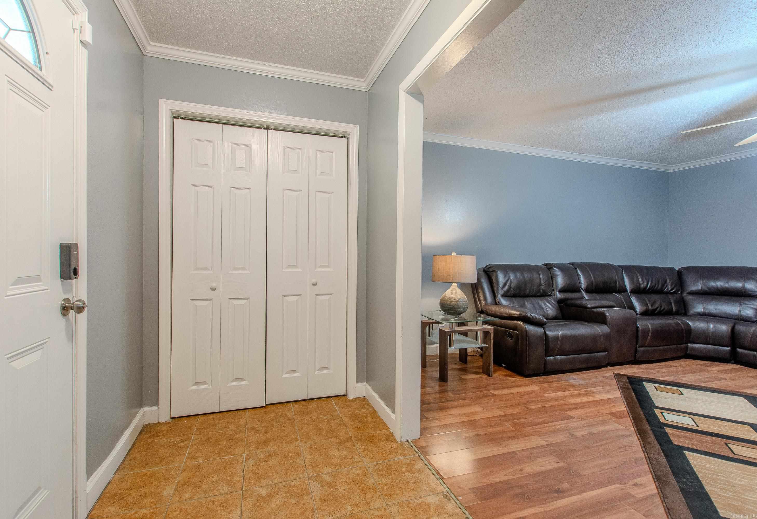 CASTLEWOOD - Residential