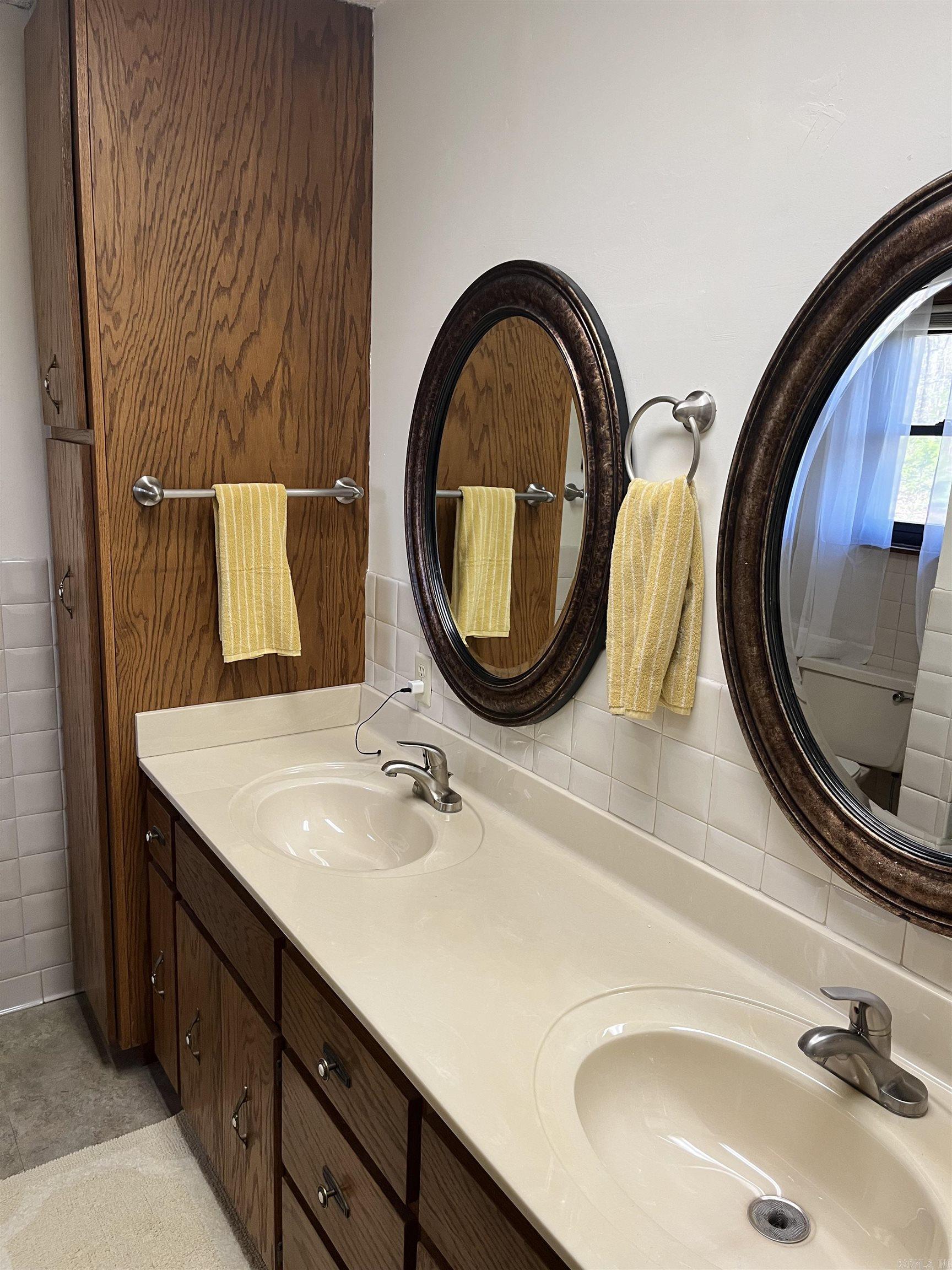 OAKWOOD ESTATES - Residential