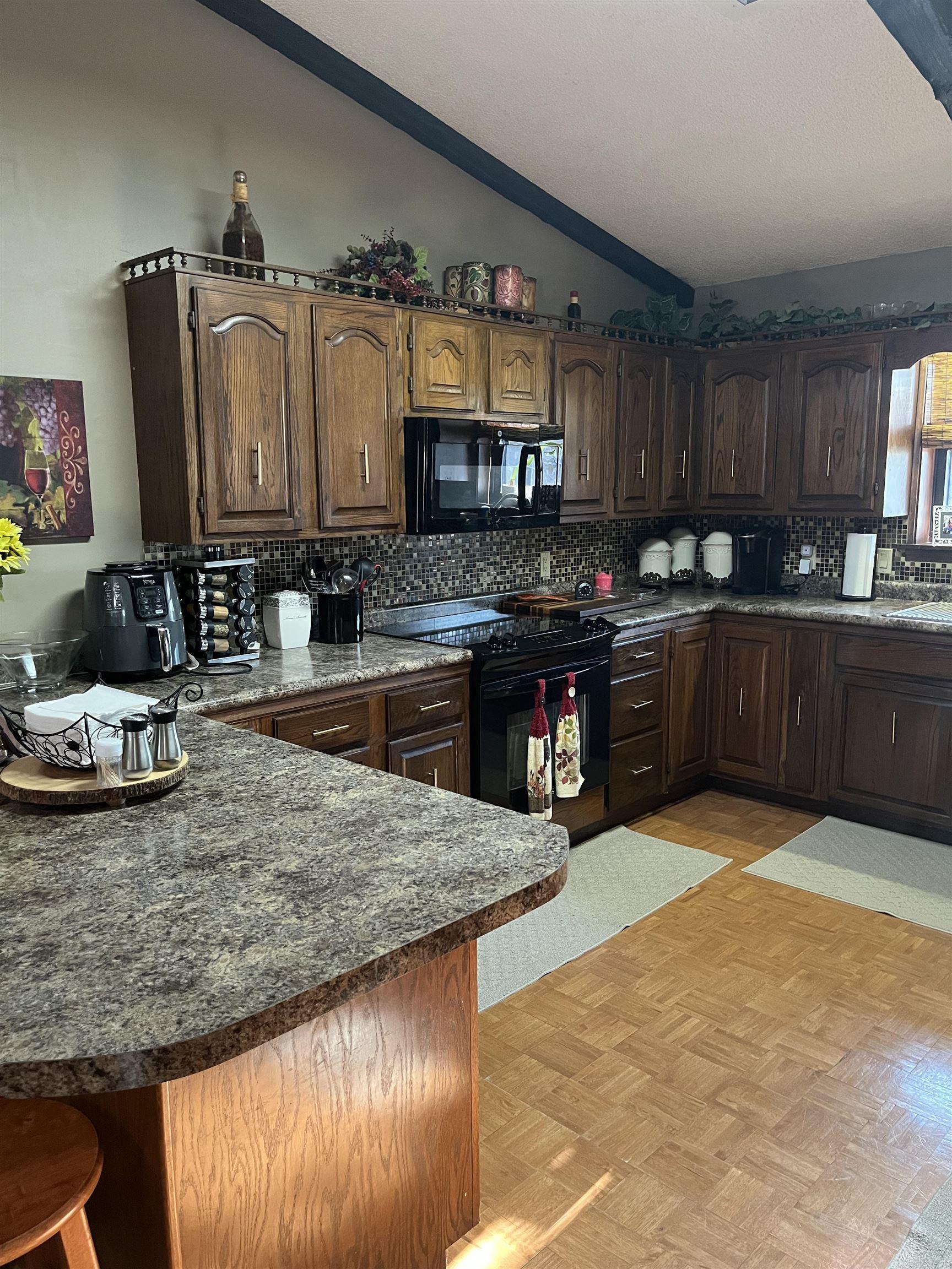 OAKWOOD ESTATES - Residential