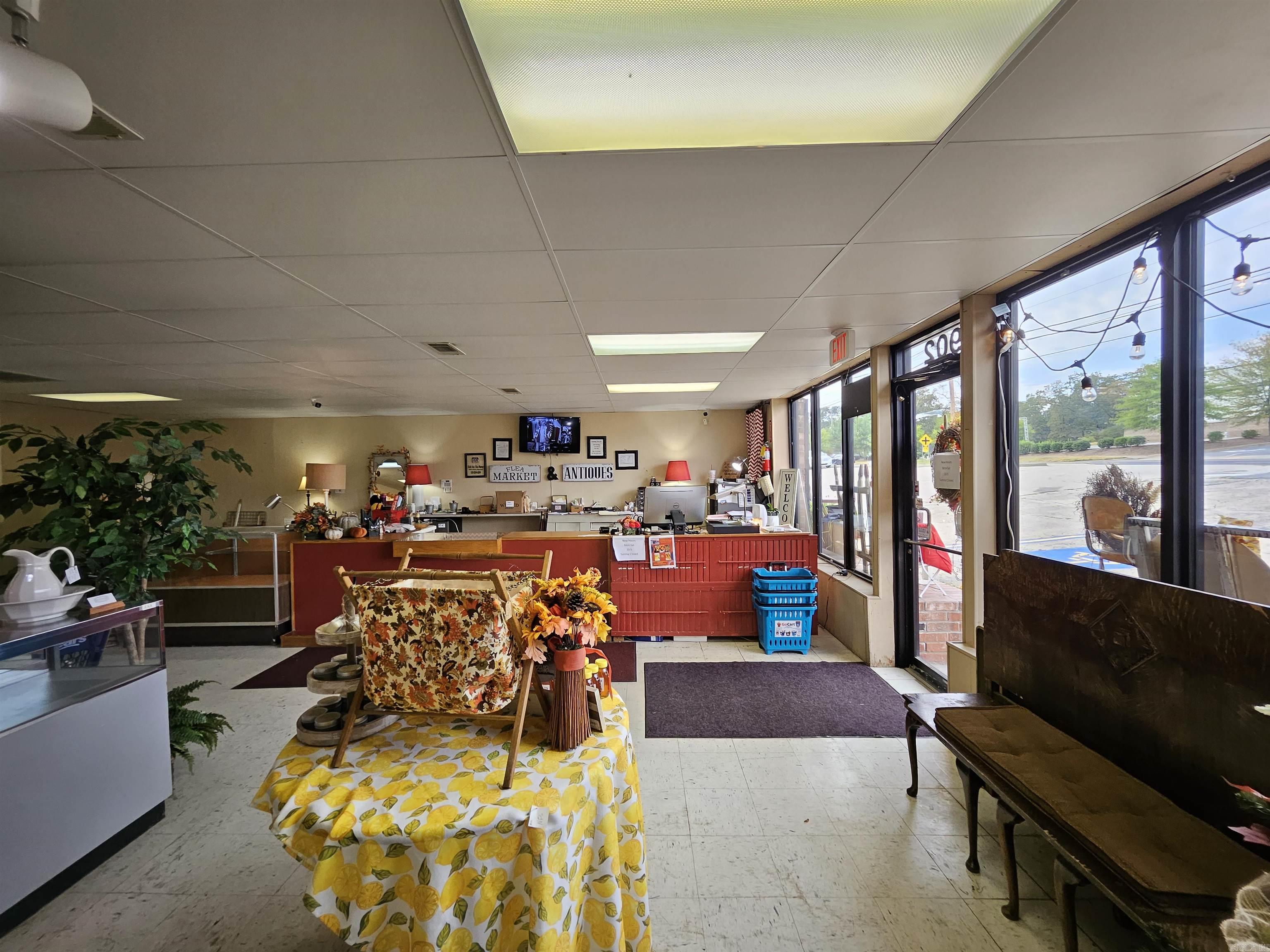 2N-11-6 - Commercial Sale