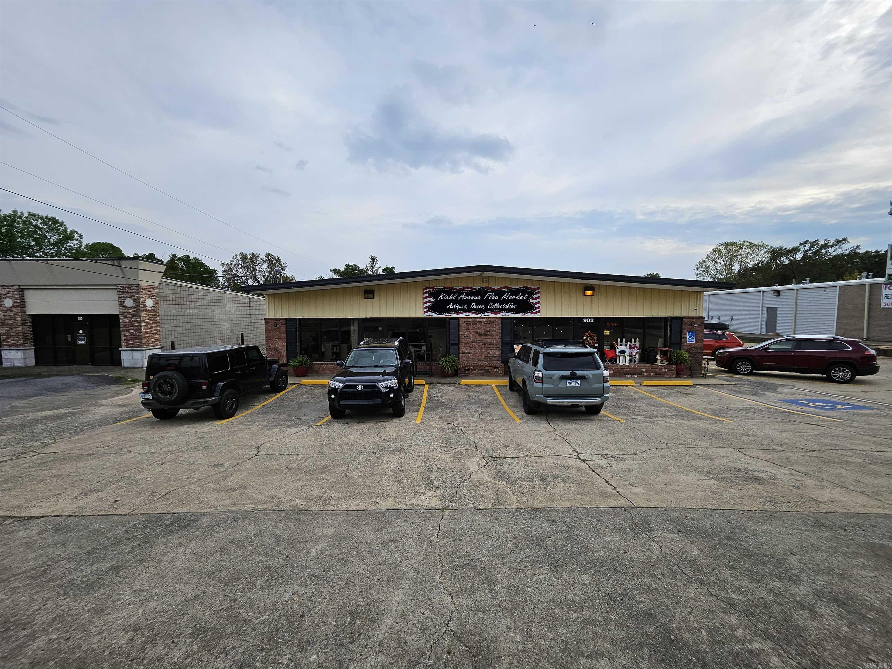 2N-11-6 - Commercial Sale