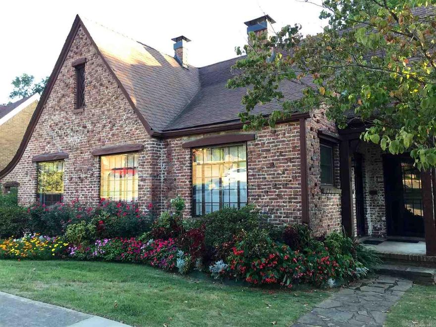 The cutest bungalow in the desirable area. Water is included in the rent ($1,100), or $1450 all utilities included. Beautiful floors, gas fireplace, fully fenced back yard, tons of storage. Come see today!