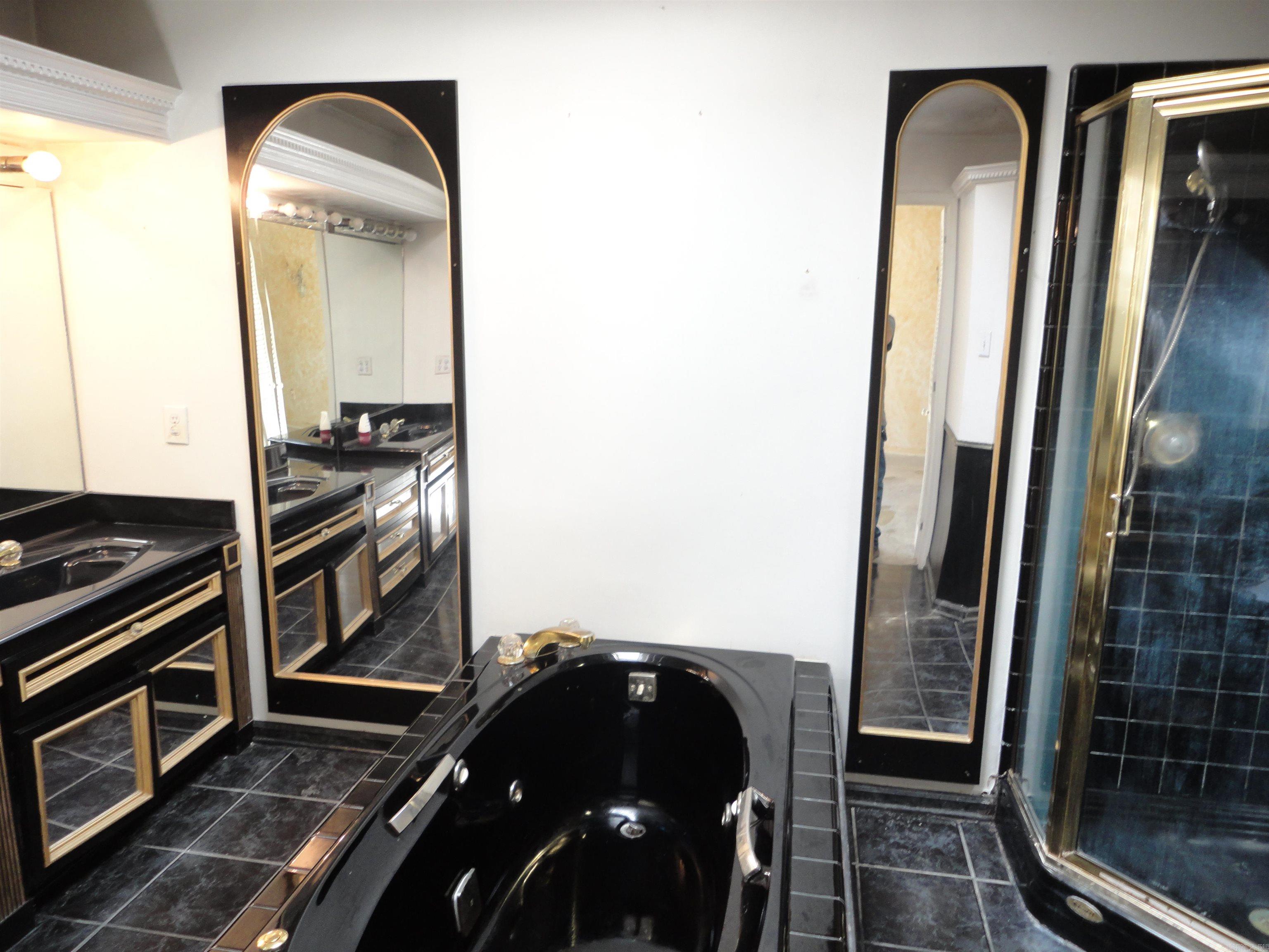 WINDSOR PLACE - Residential