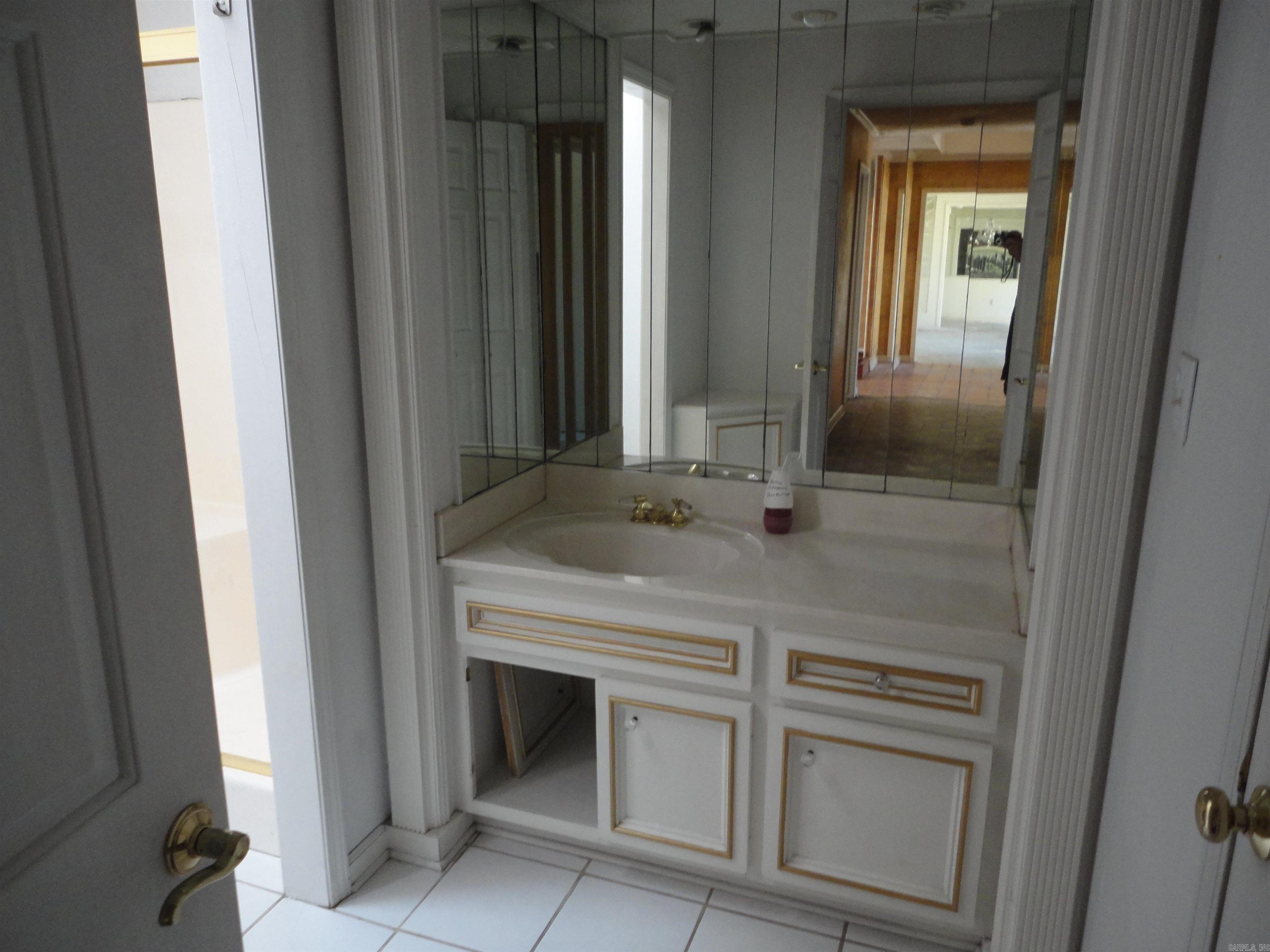 WINDSOR PLACE - Residential