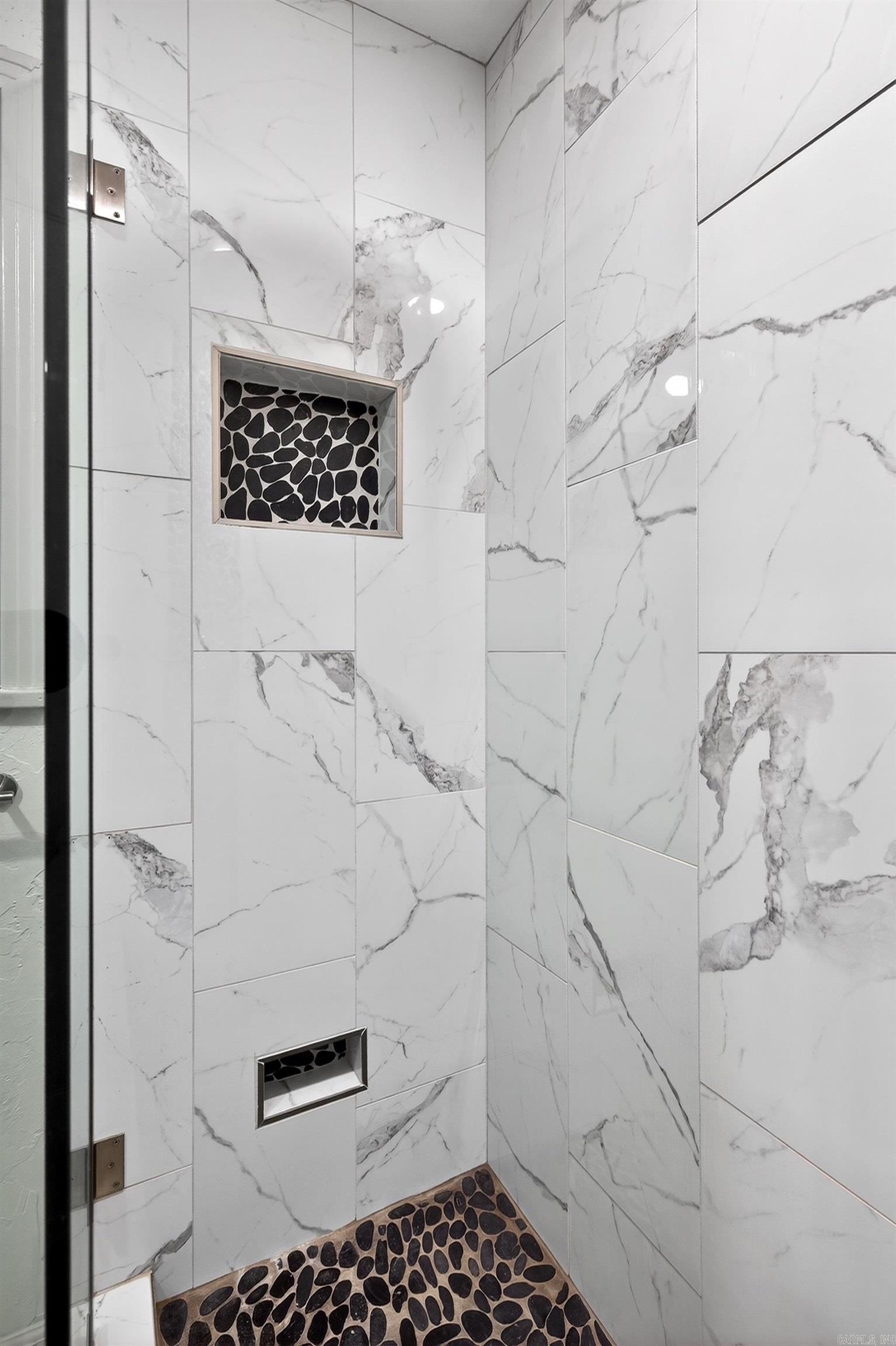 EDDY & LONGINOTTI - Residential