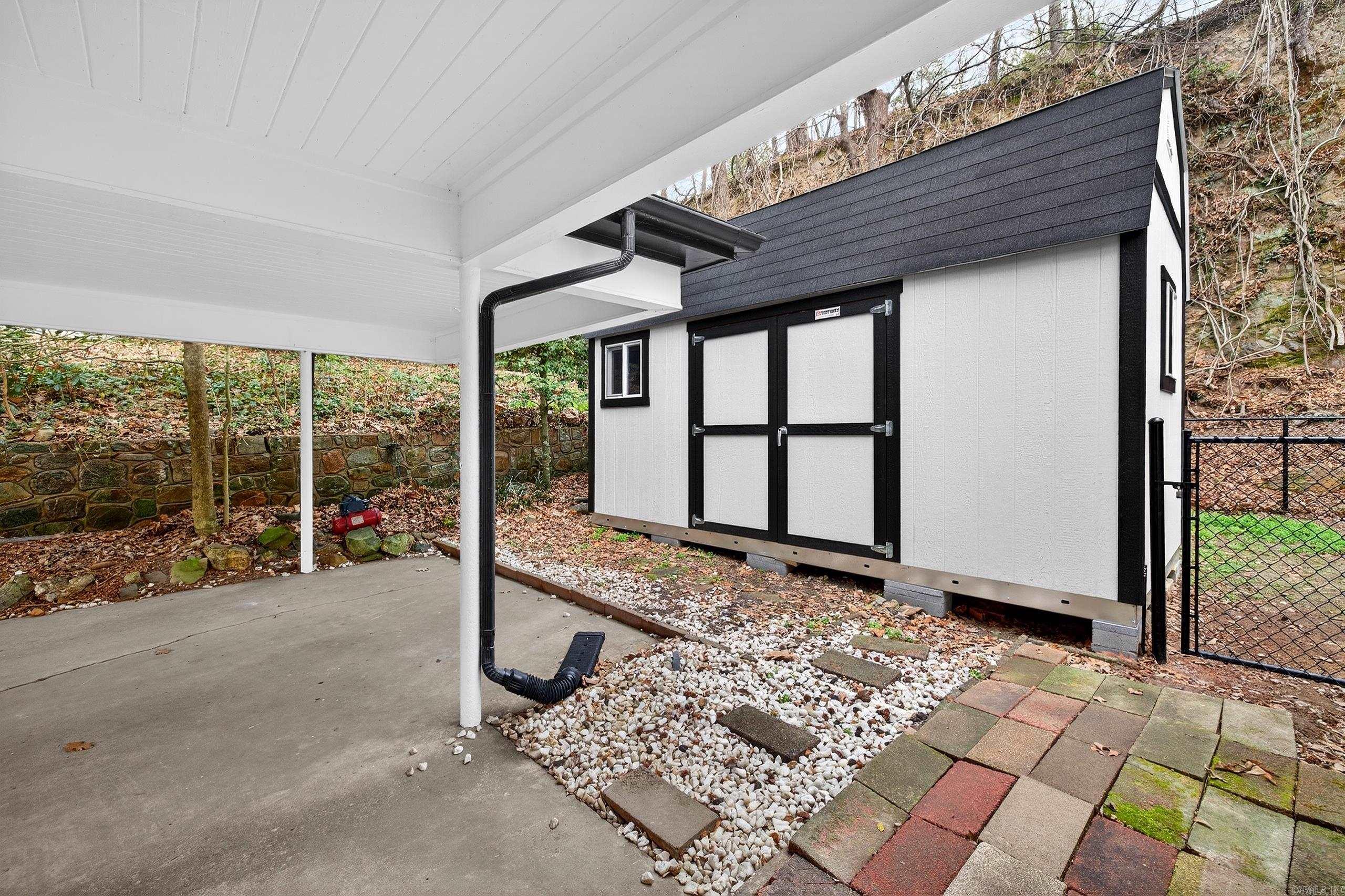 EDDY & LONGINOTTI - Residential