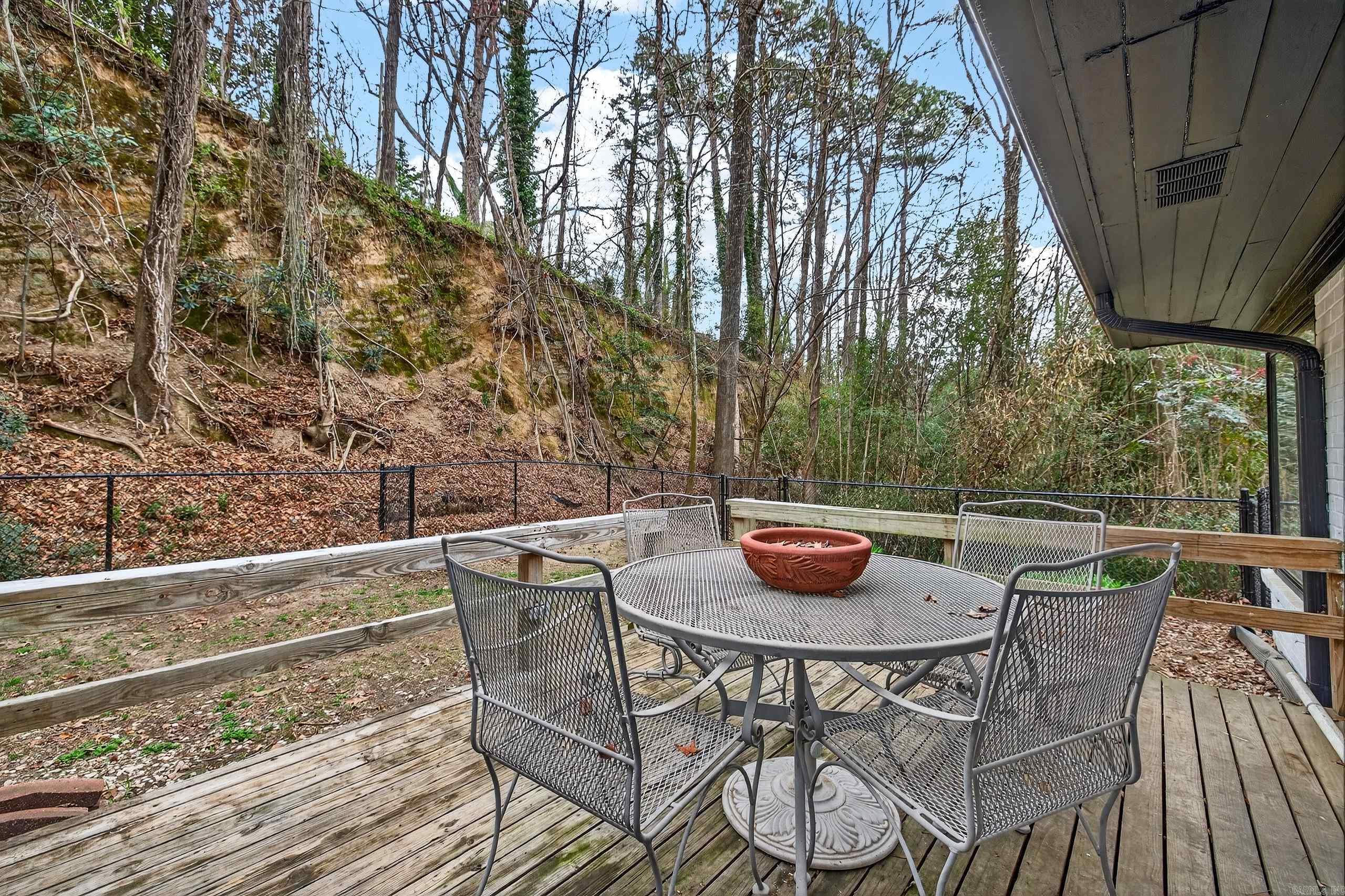 EDDY & LONGINOTTI - Residential