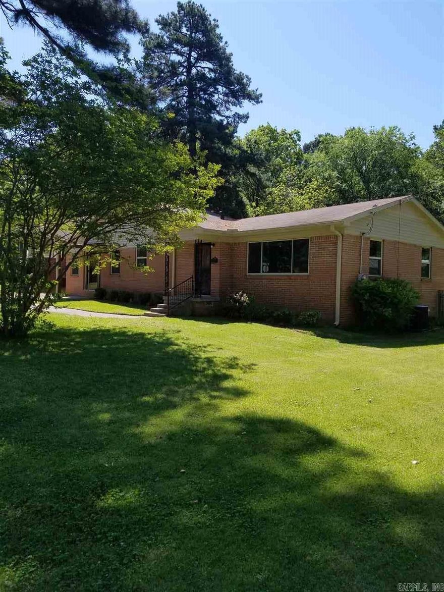 Beautiful remodeled 3 bed 1.5 bath home on Country Club. New paint, flooring, and roof. Fenced in backyard. No pets $1100 rent, $1100 deposit.