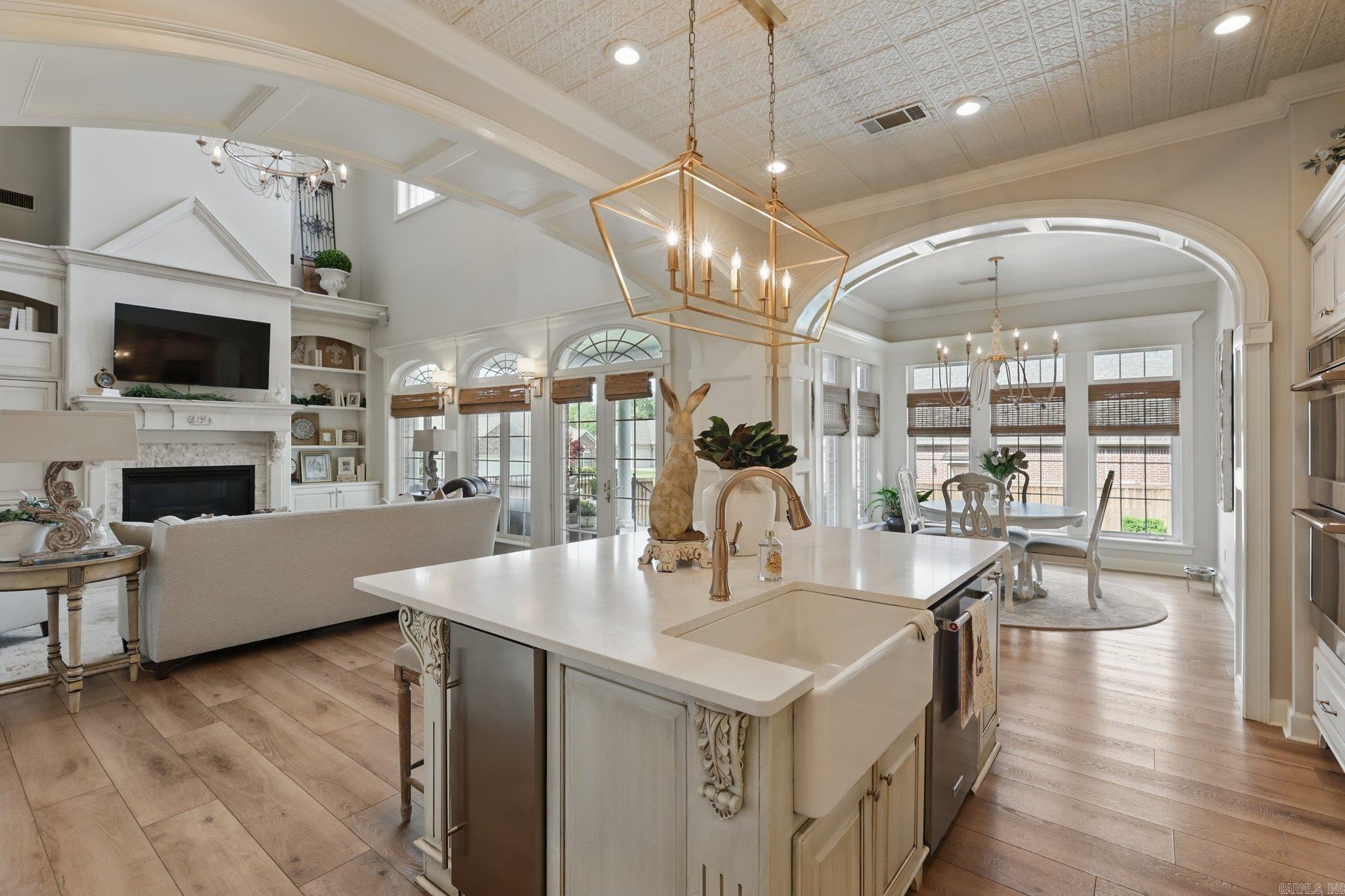 LONGHILLS VILLAGE - Residential