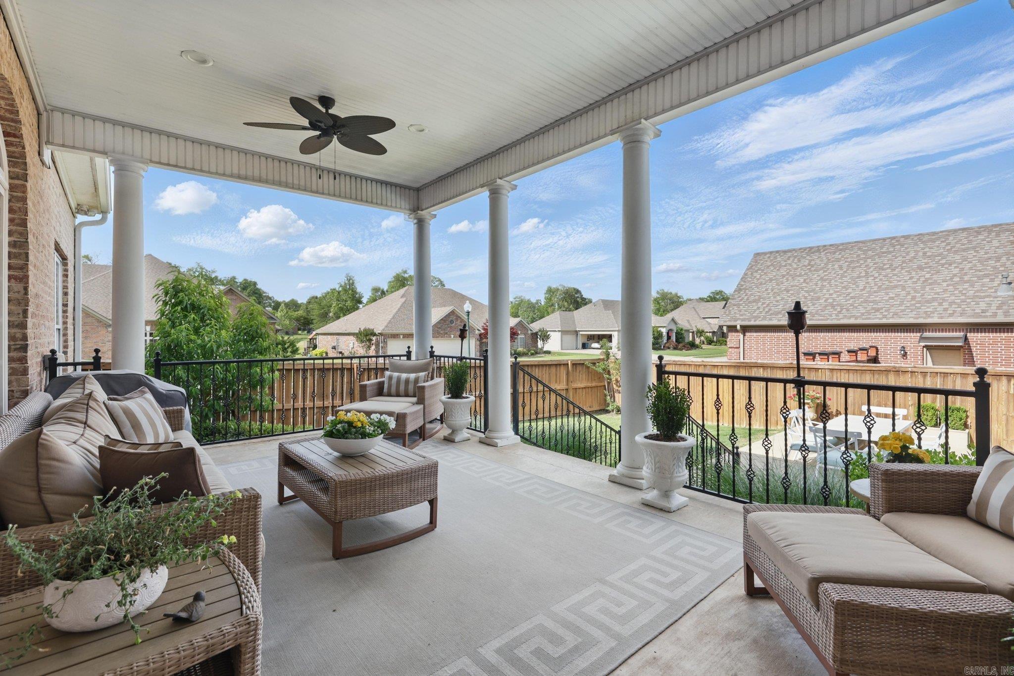 LONGHILLS VILLAGE - Residential