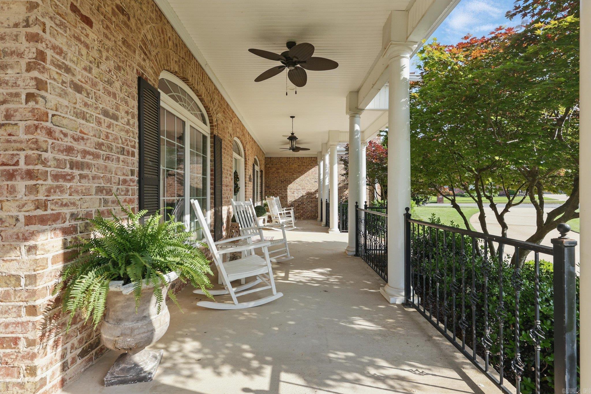 LONGHILLS VILLAGE - Residential
