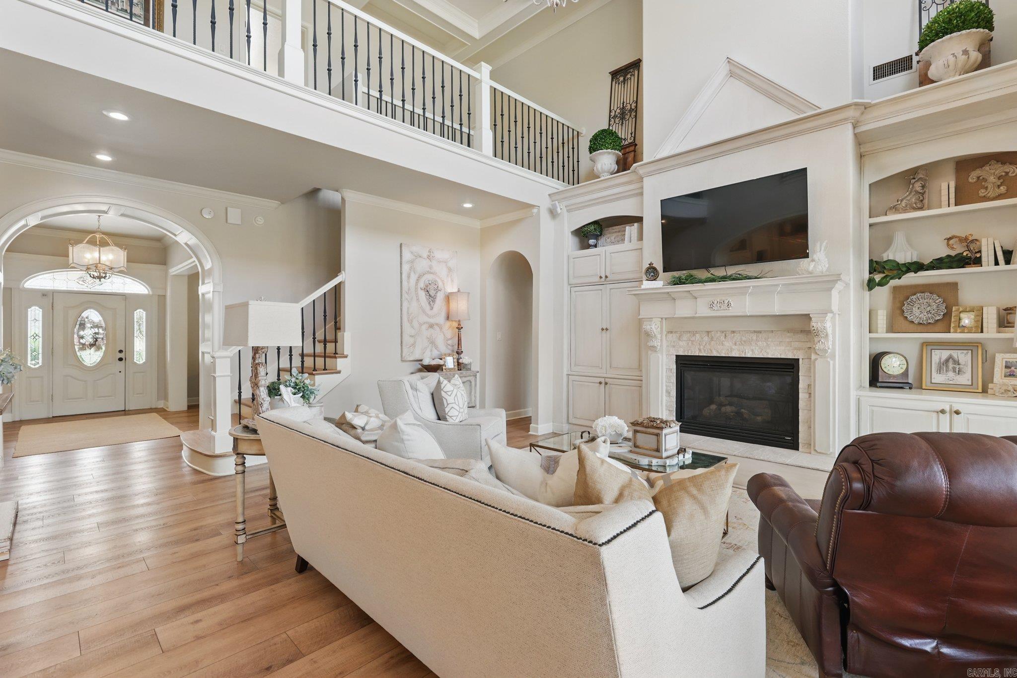 LONGHILLS VILLAGE - Residential