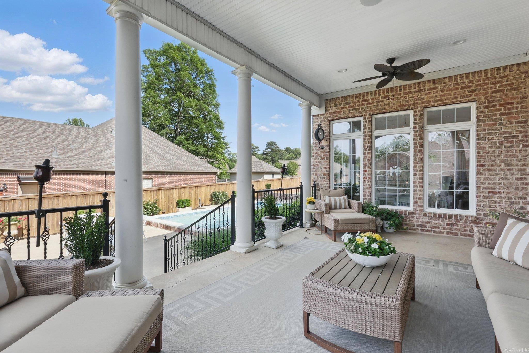 LONGHILLS VILLAGE - Residential