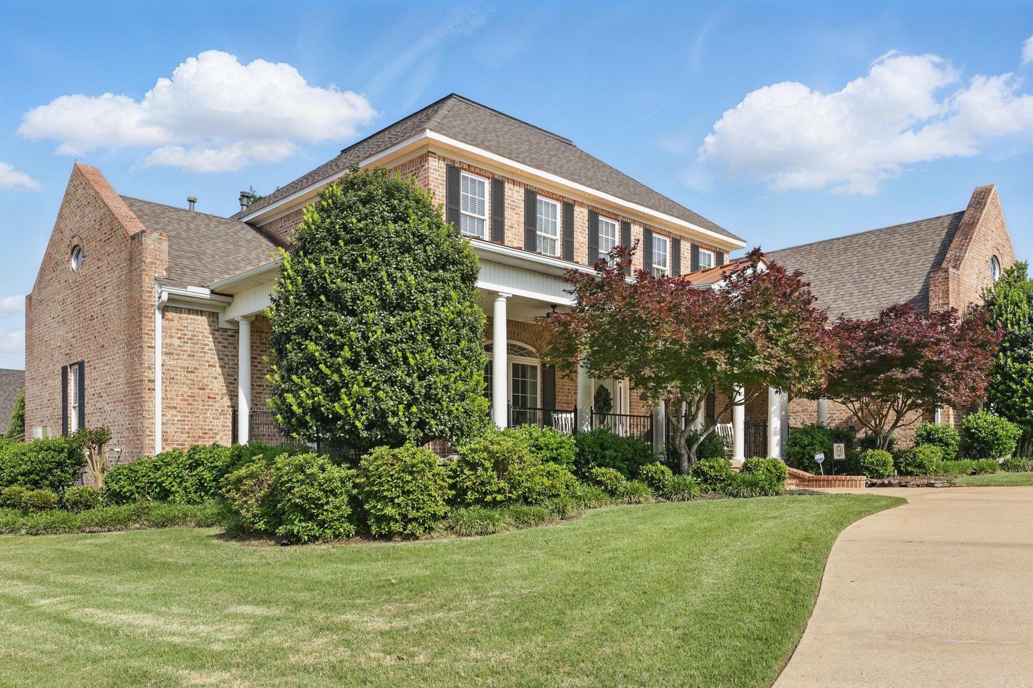 LONGHILLS VILLAGE - Residential