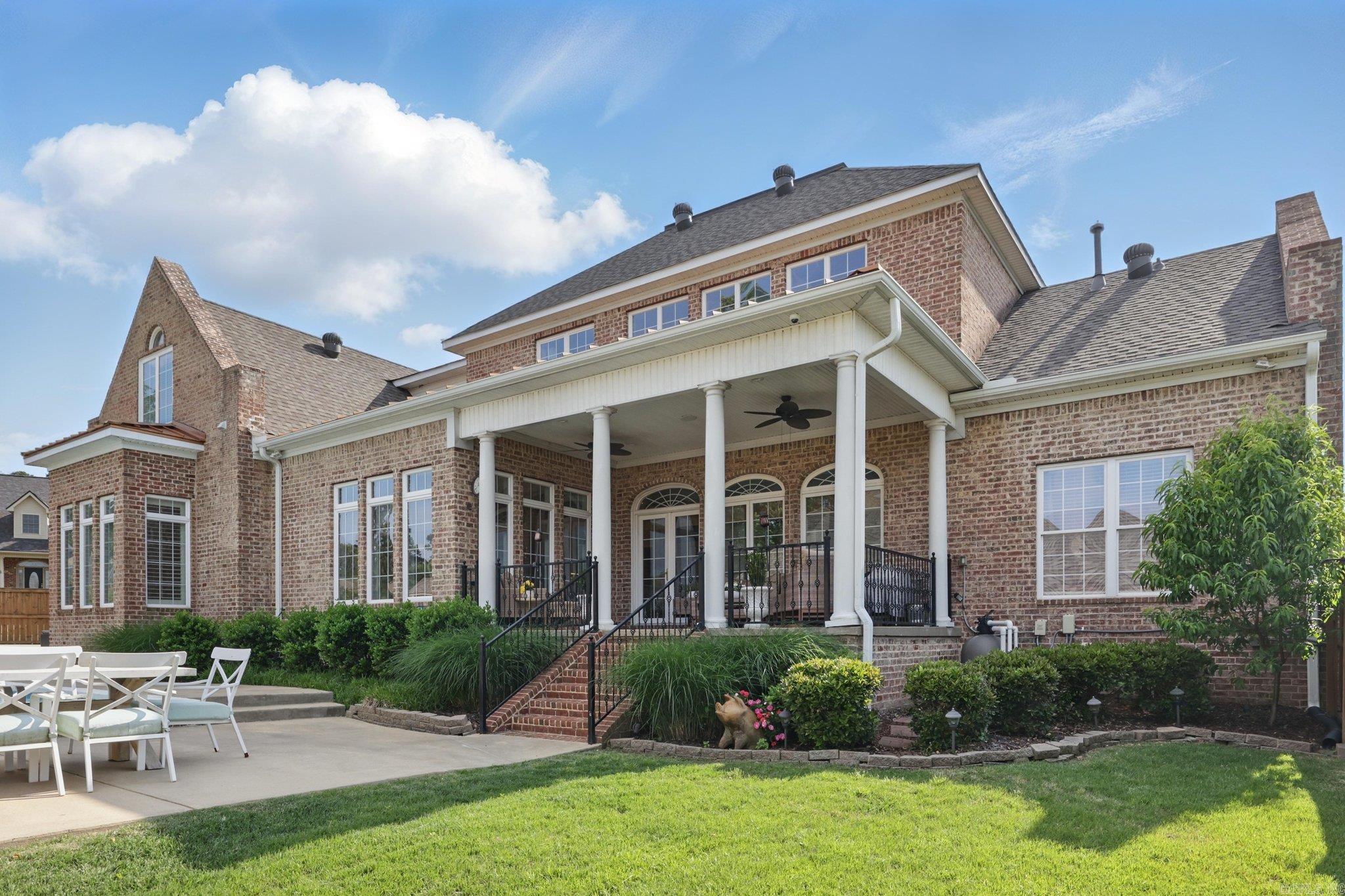 LONGHILLS VILLAGE - Residential