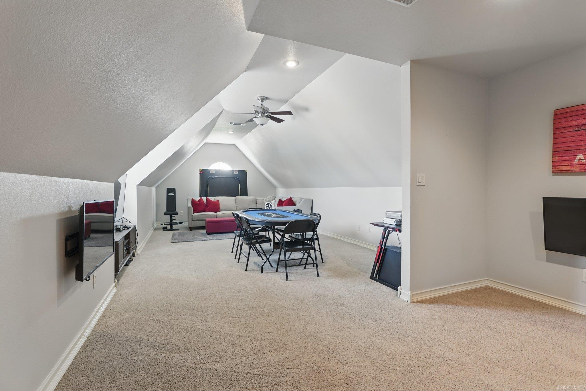 LONGHILLS VILLAGE - Residential