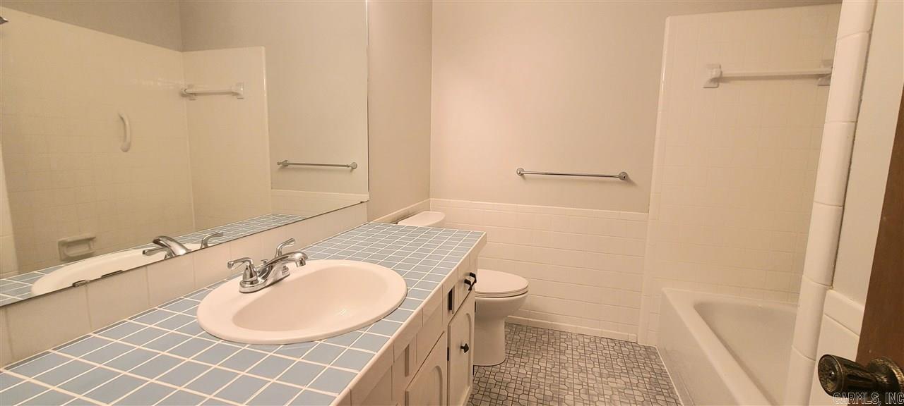 North Hills Manor #1 - Residential Lease