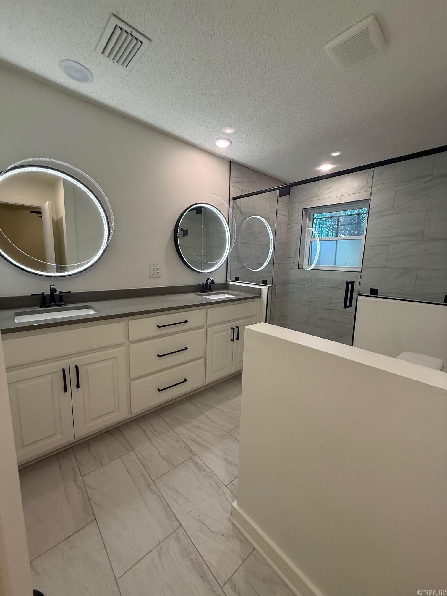 GREEN MEADOWS - Residential