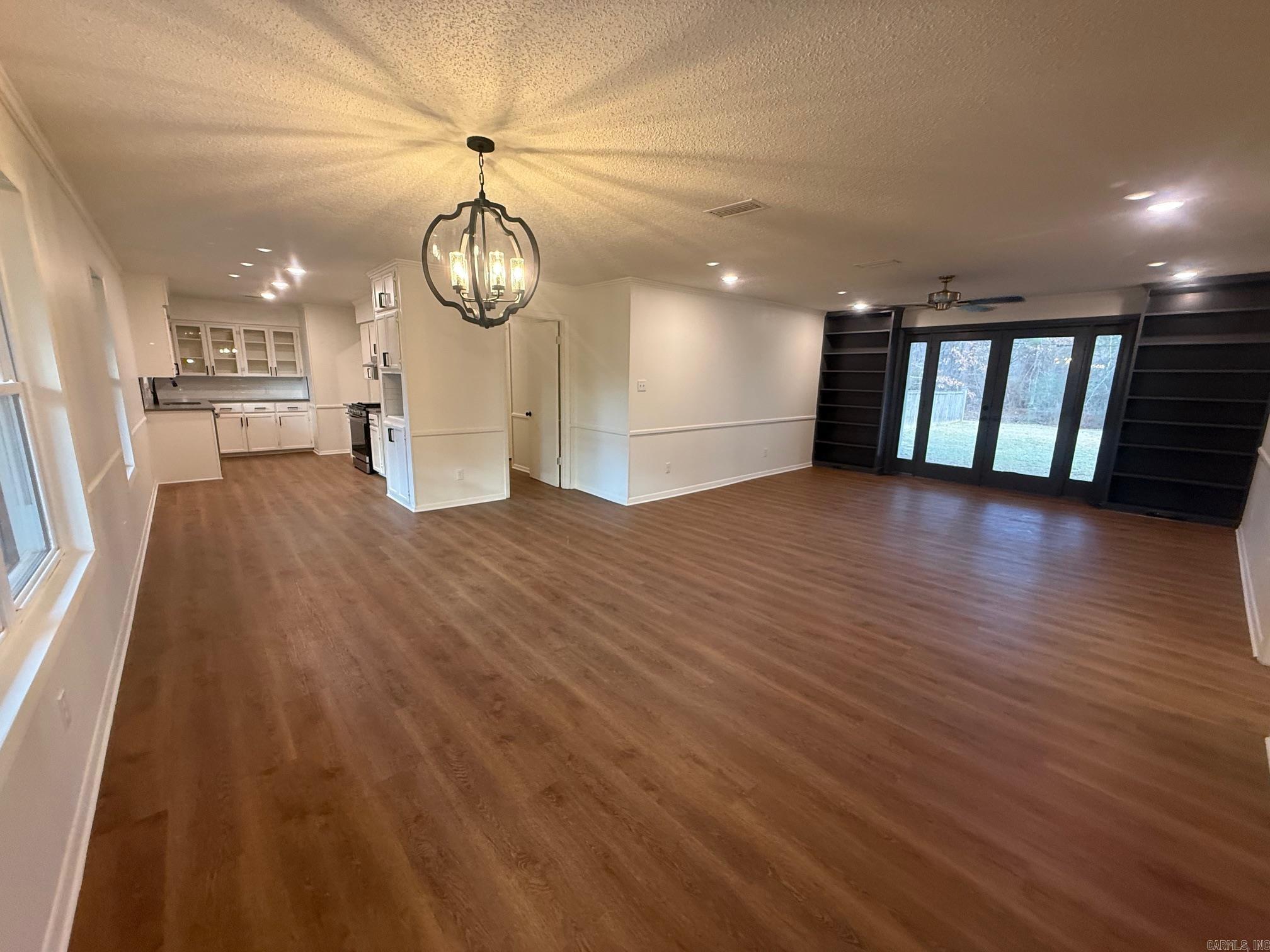 GREEN MEADOWS - Residential