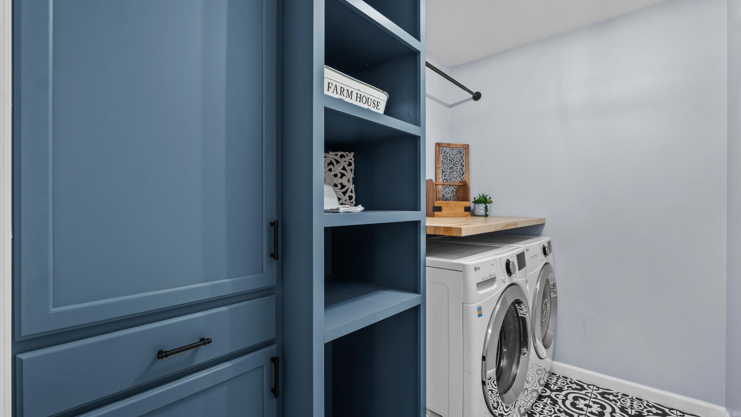 Stonehenge - Residential