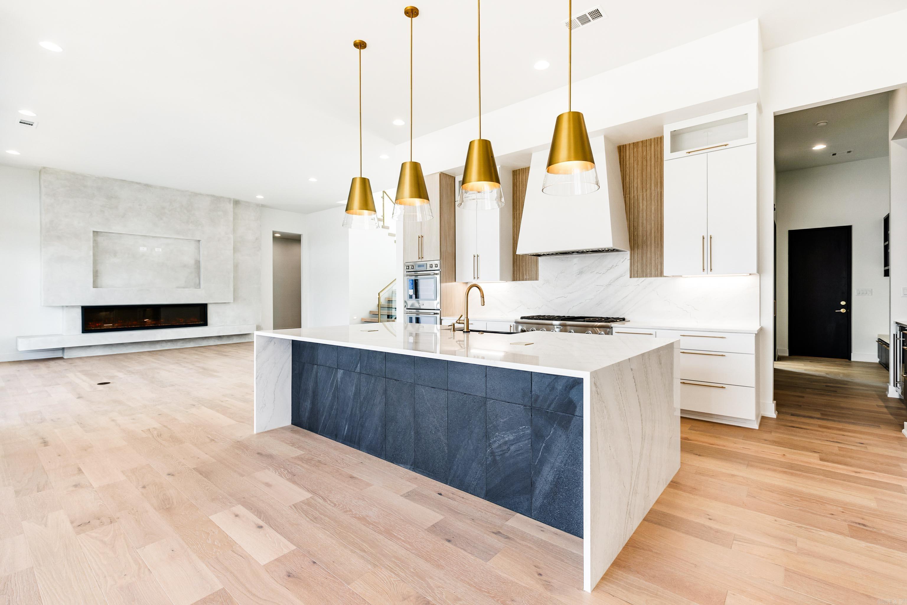 THE POINTE HURRICANE ESTATES - Residential