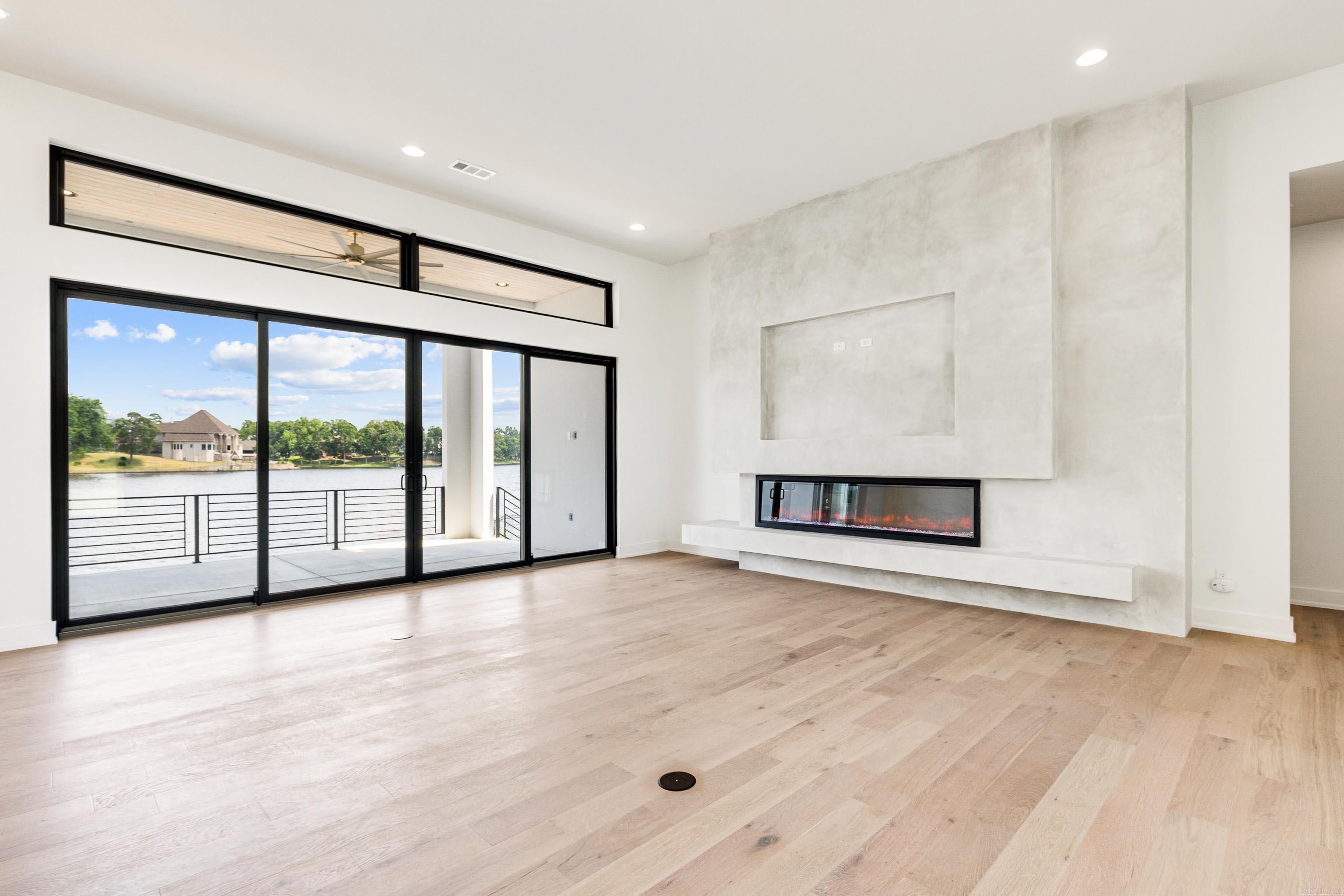 THE POINTE HURRICANE ESTATES - Residential