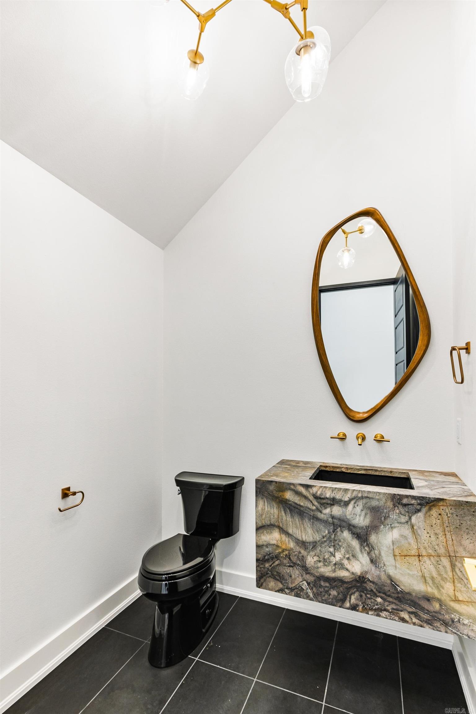 THE POINTE HURRICANE ESTATES - Residential