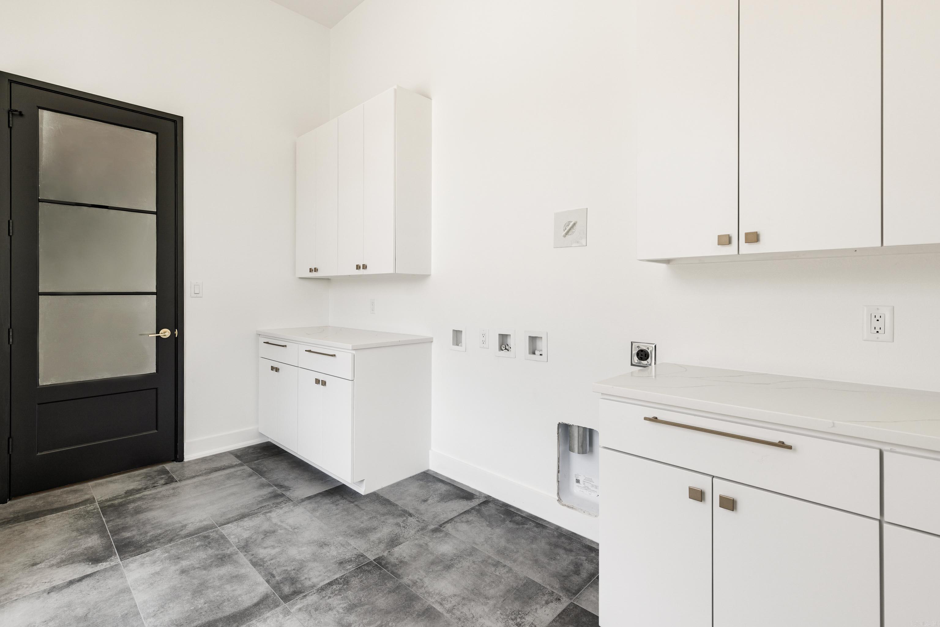 THE POINTE HURRICANE ESTATES - Residential