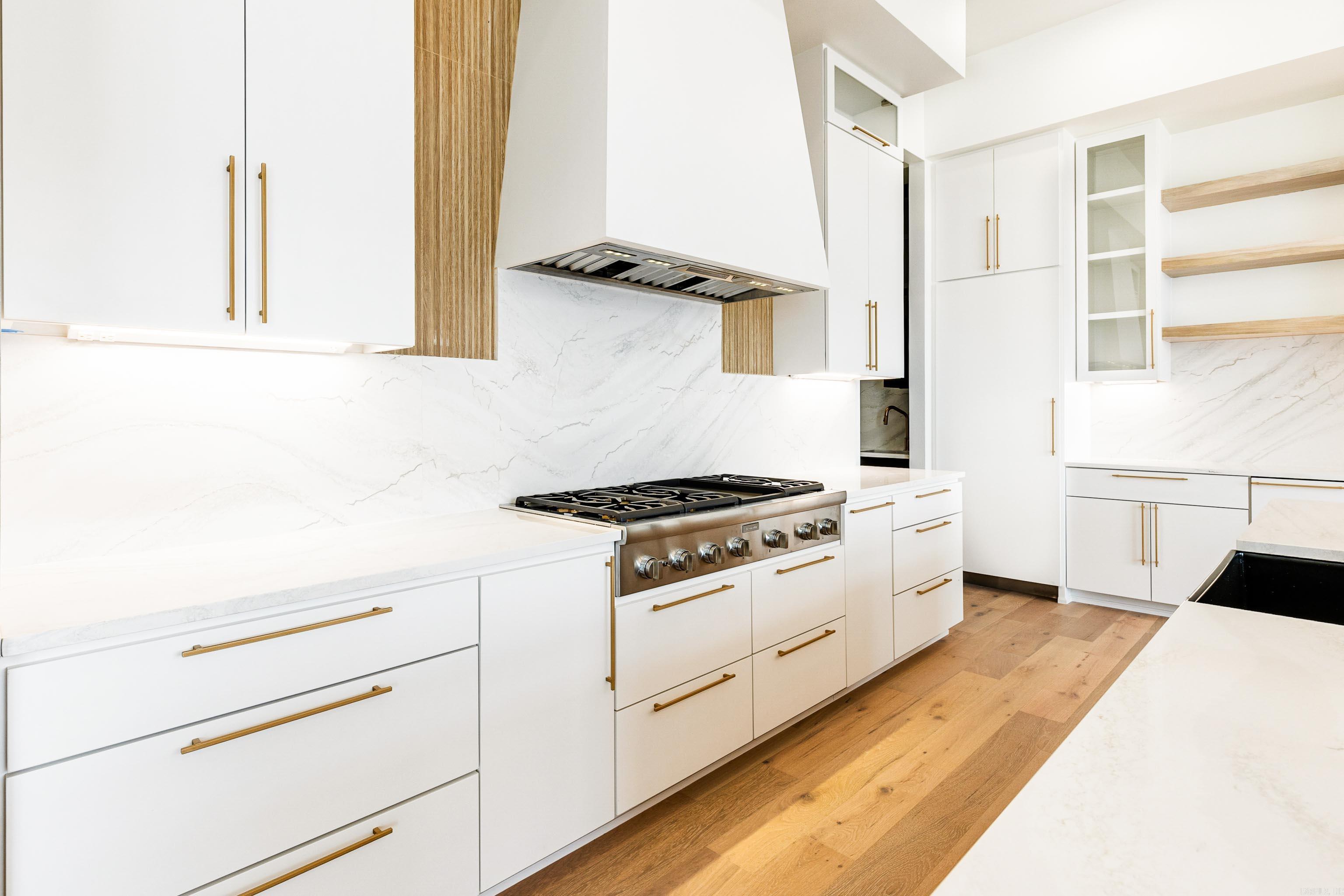 THE POINTE HURRICANE ESTATES - Residential