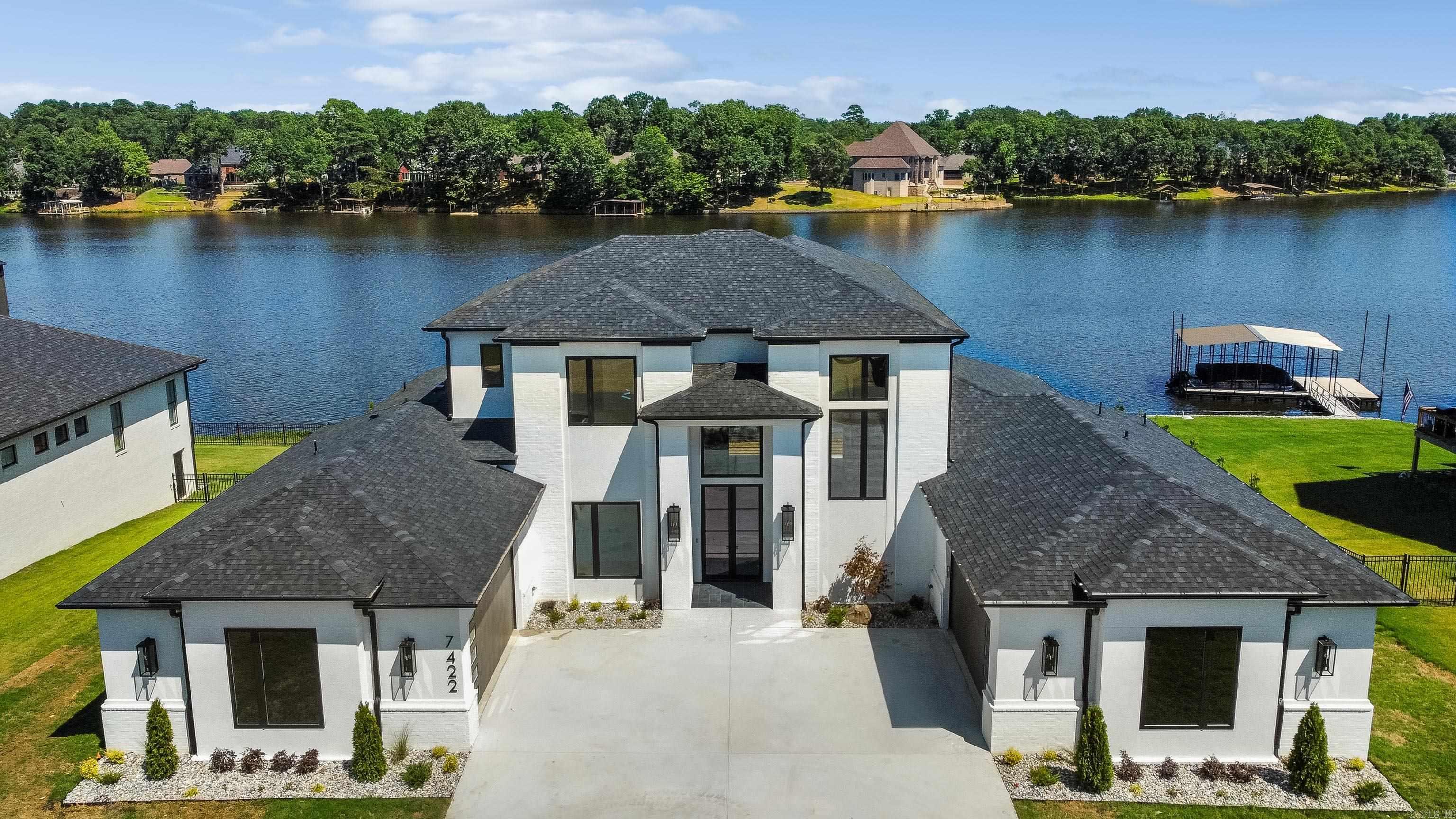 THE POINTE HURRICANE ESTATES - Residential