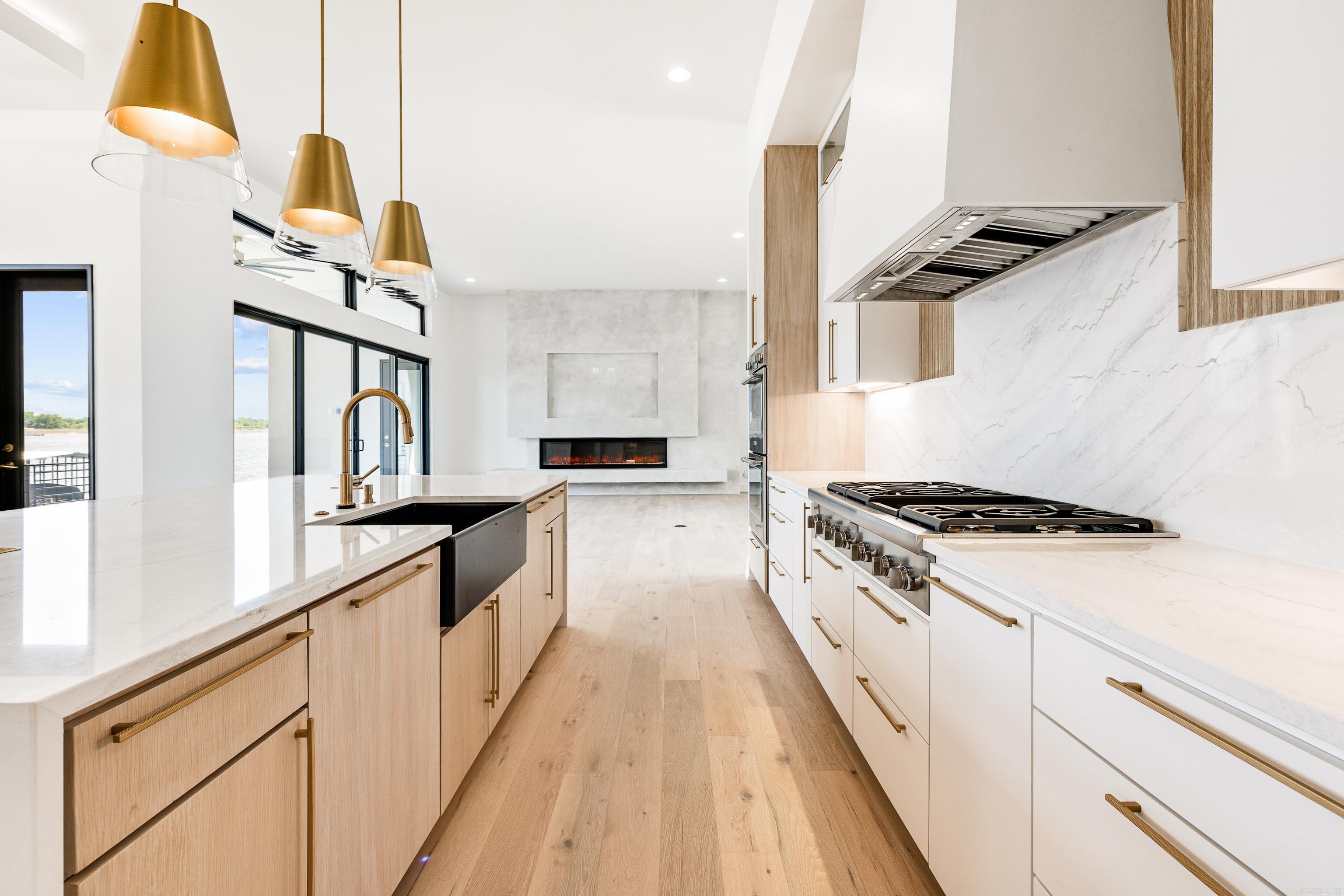 THE POINTE HURRICANE ESTATES - Residential