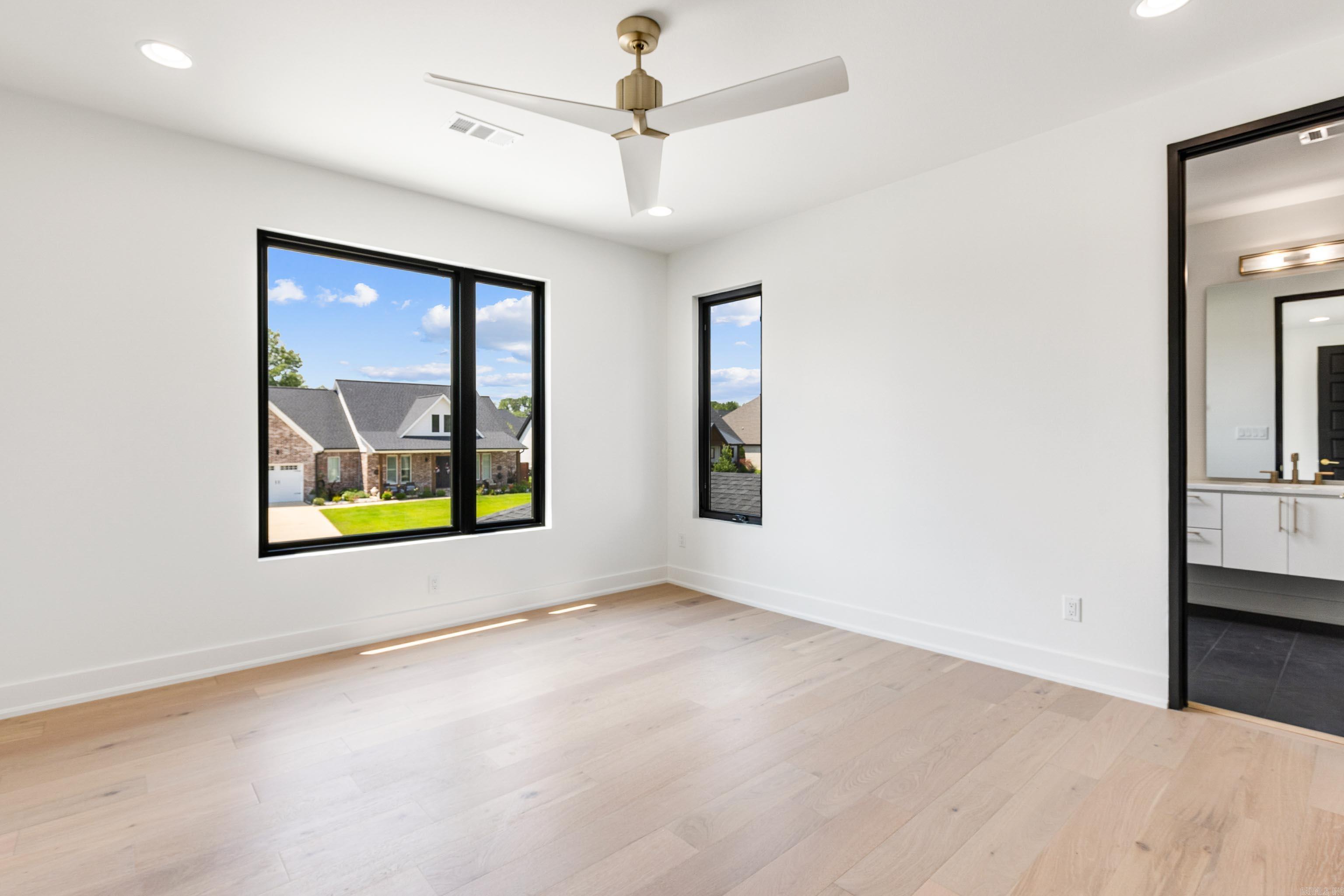 THE POINTE HURRICANE ESTATES - Residential