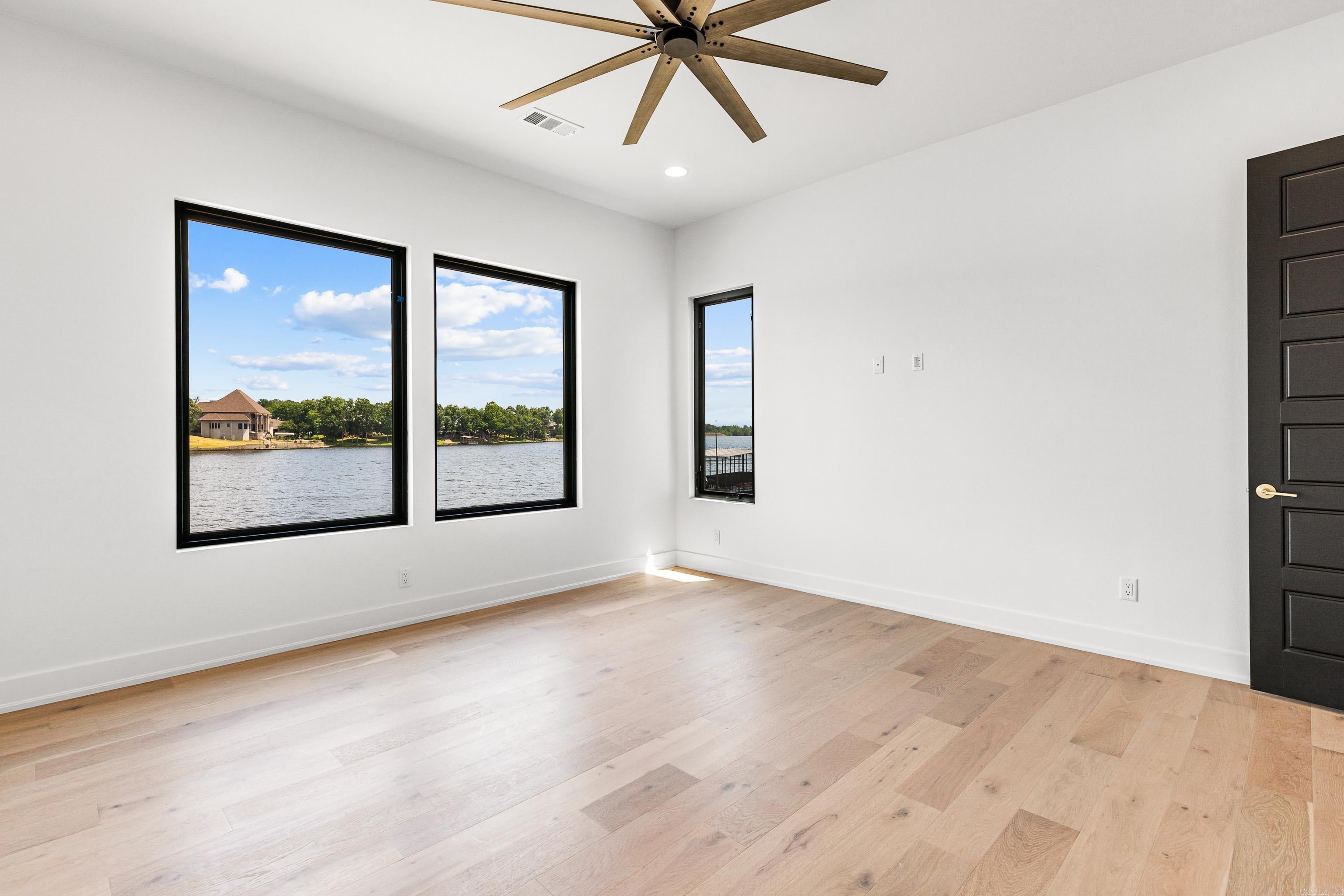 THE POINTE HURRICANE ESTATES - Residential