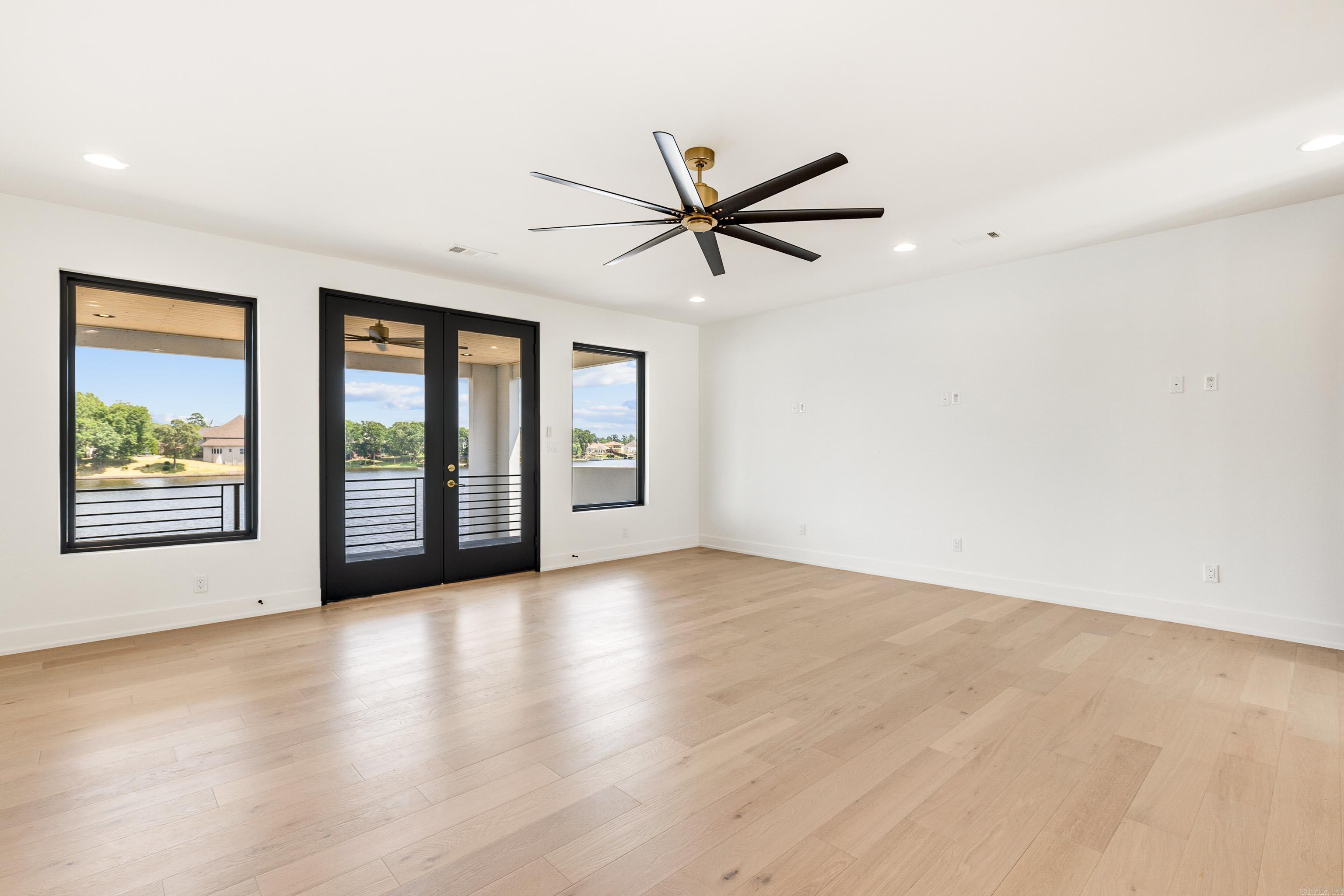 THE POINTE HURRICANE ESTATES - Residential