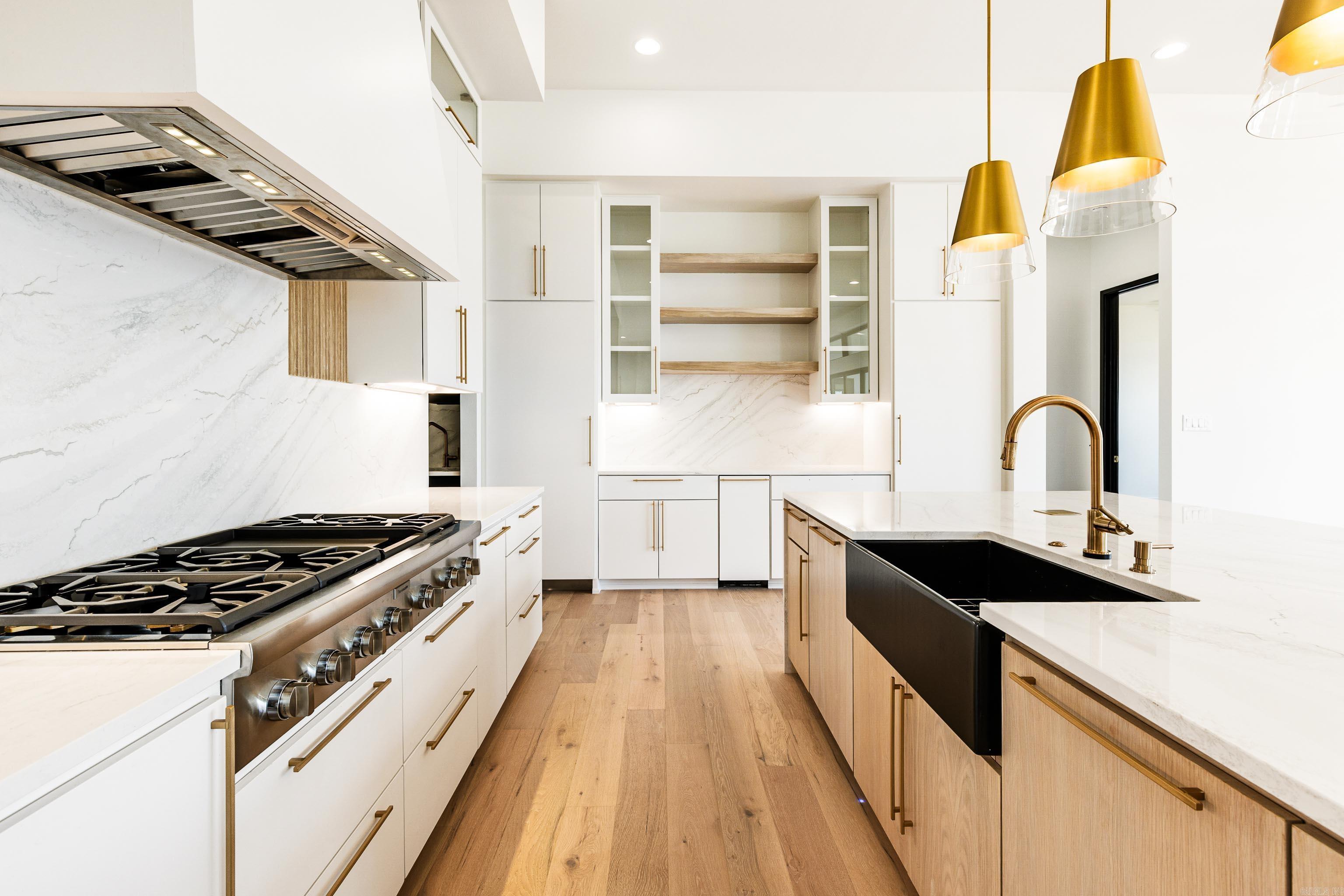 THE POINTE HURRICANE ESTATES - Residential