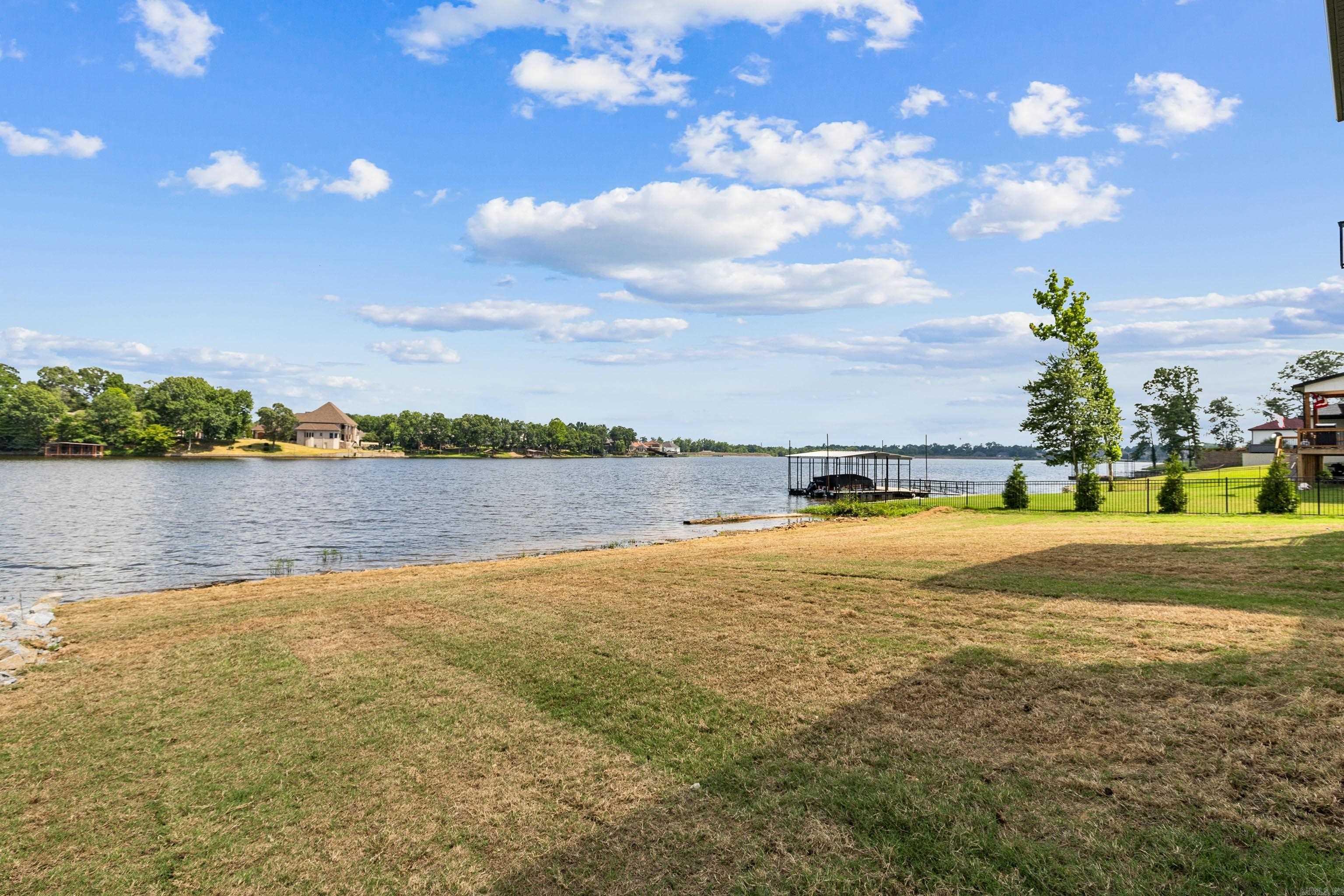 THE POINTE HURRICANE ESTATES - Residential