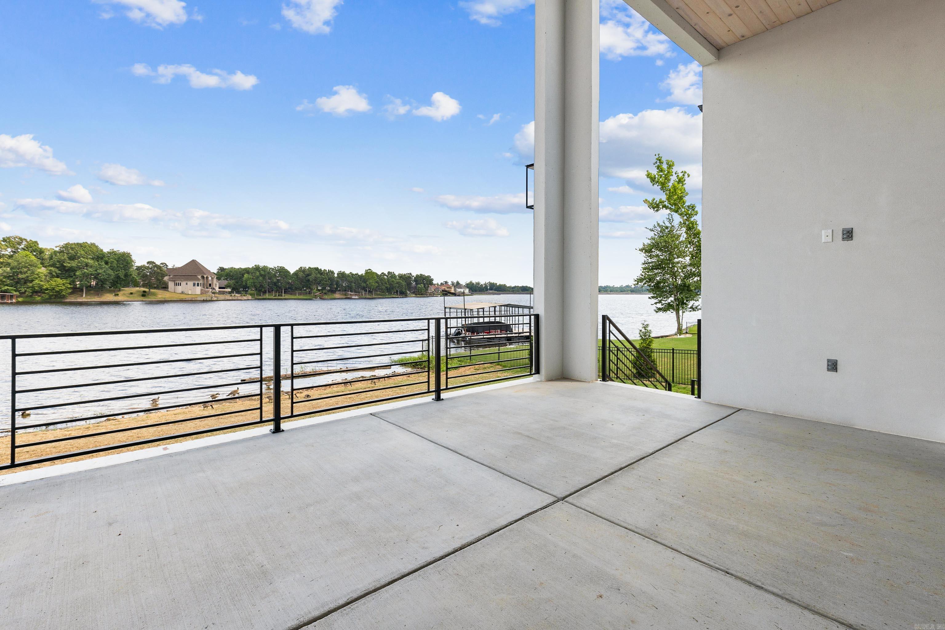 THE POINTE HURRICANE ESTATES - Residential