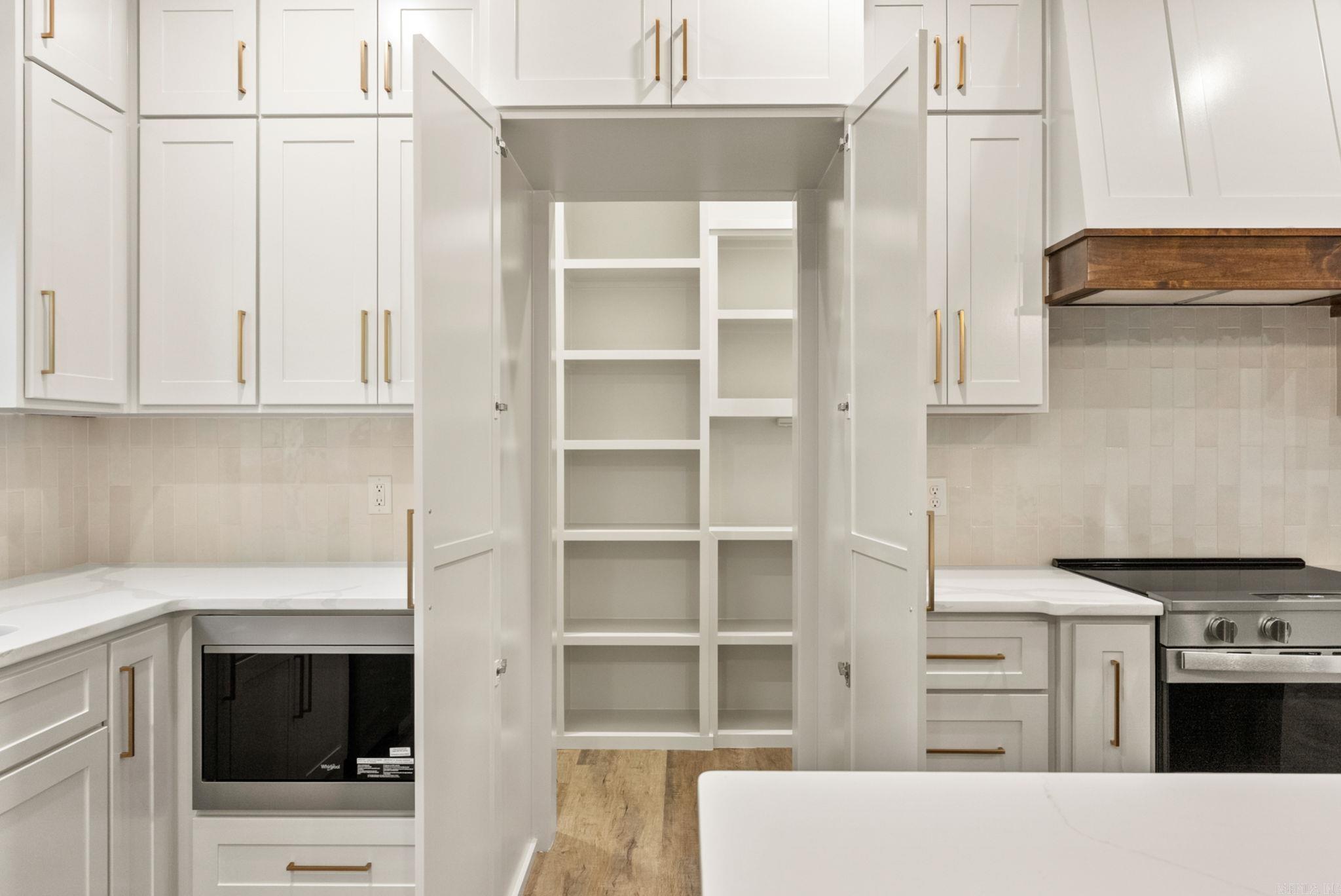 ULES WATSON PLACE - Residential