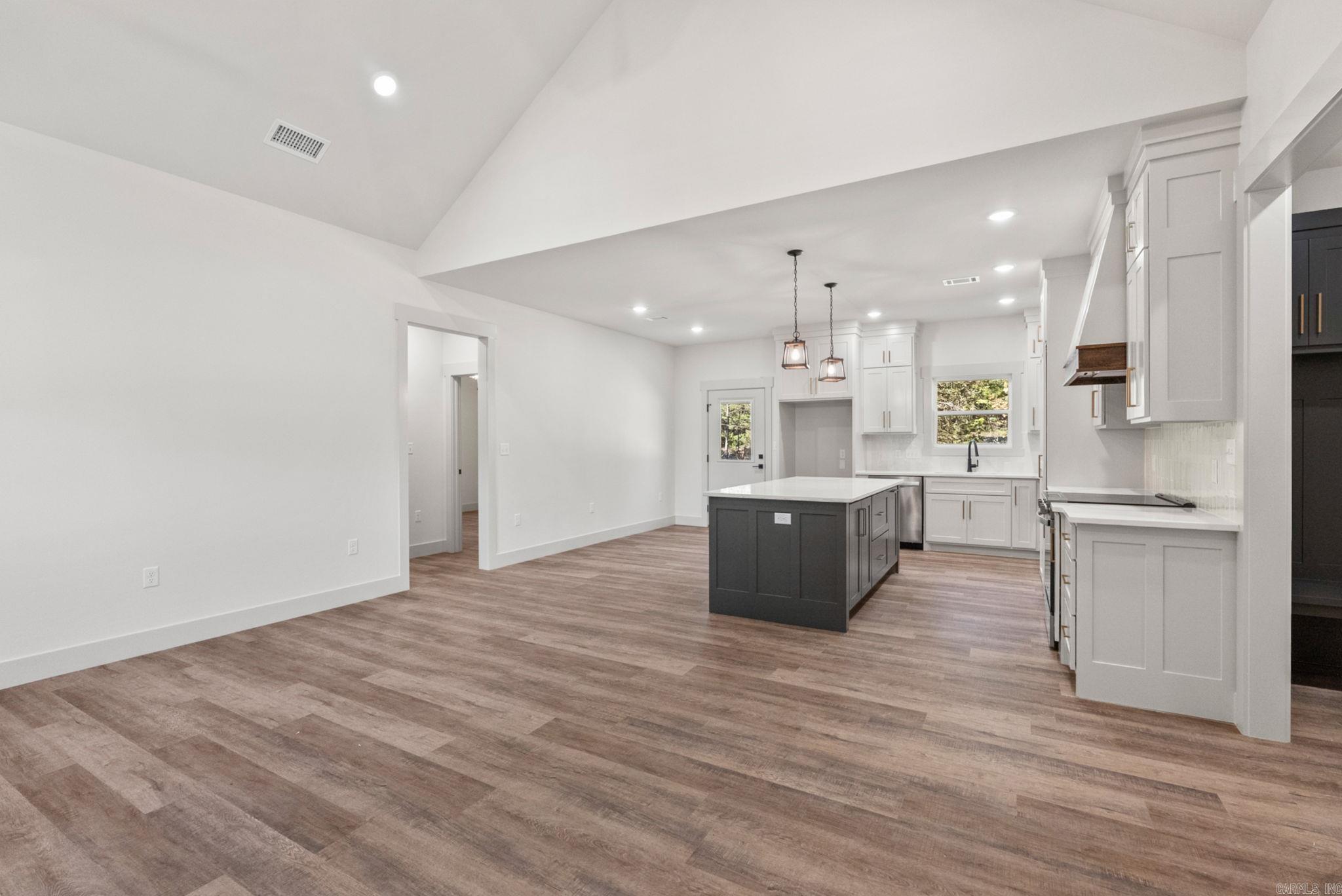 ULES WATSON PLACE - Residential