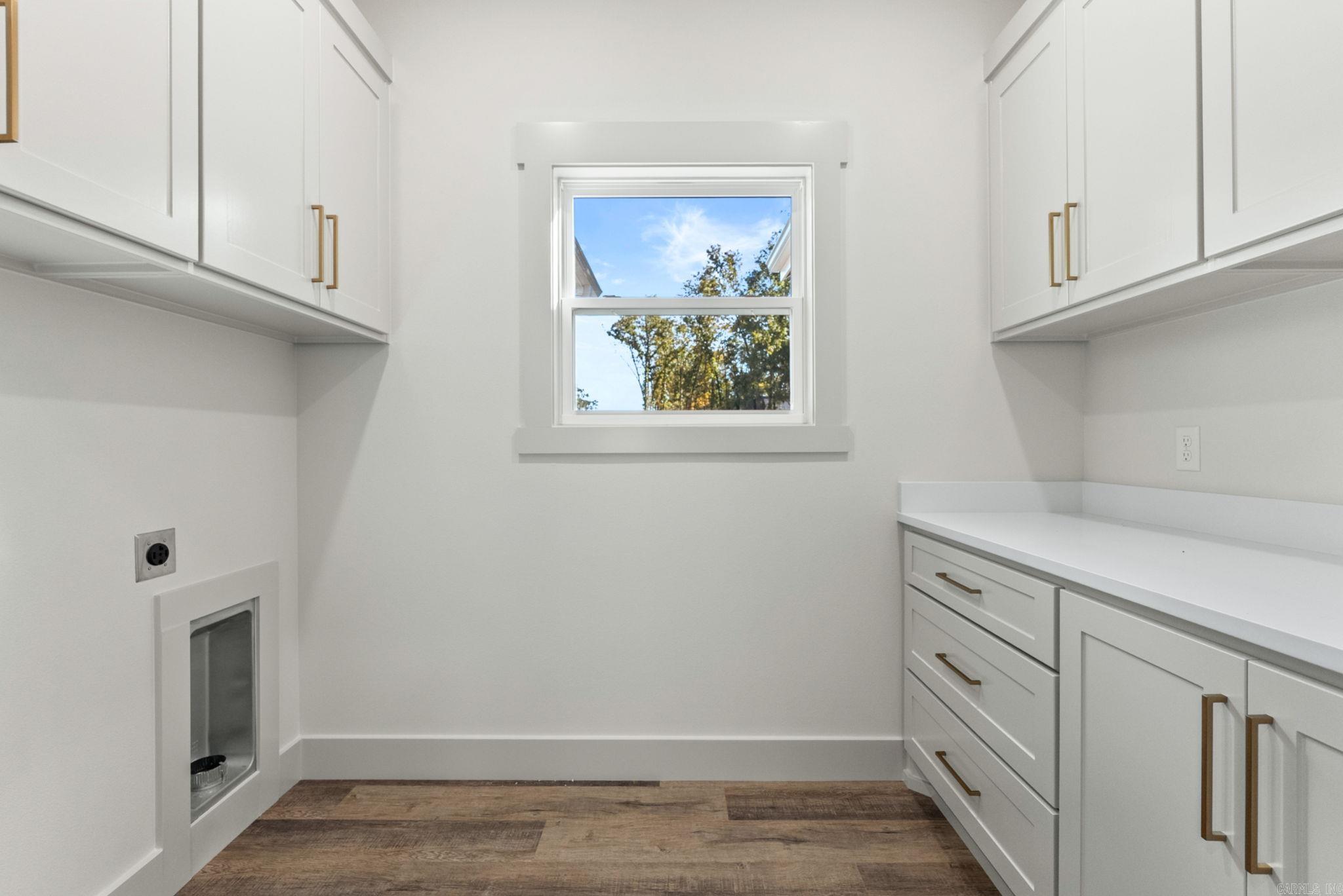 ULES WATSON PLACE - Residential