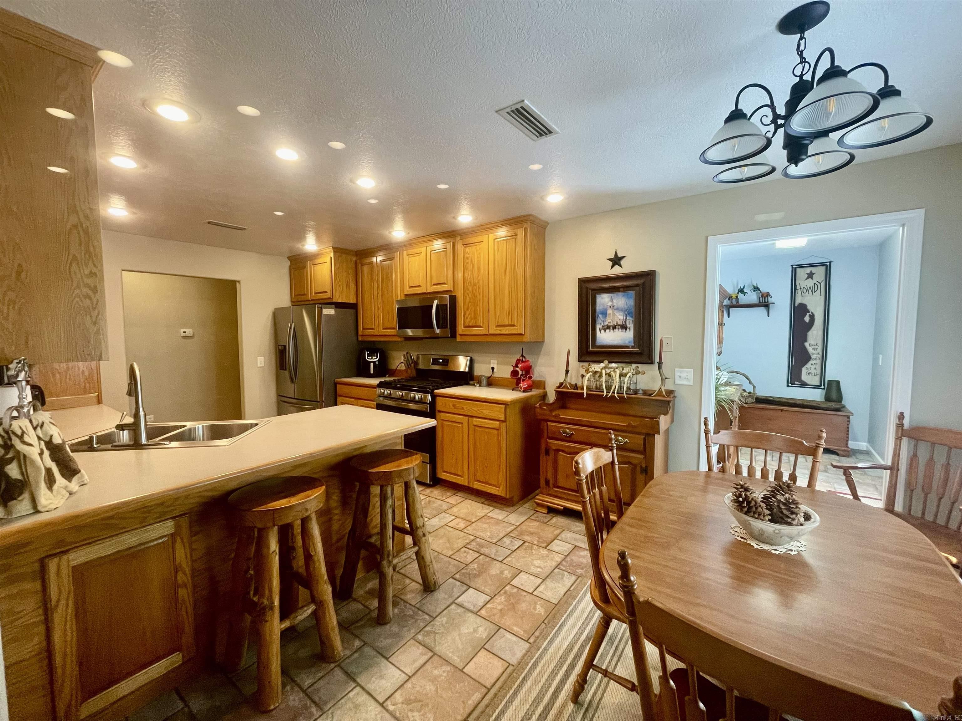BEUTLER ACRES - Residential