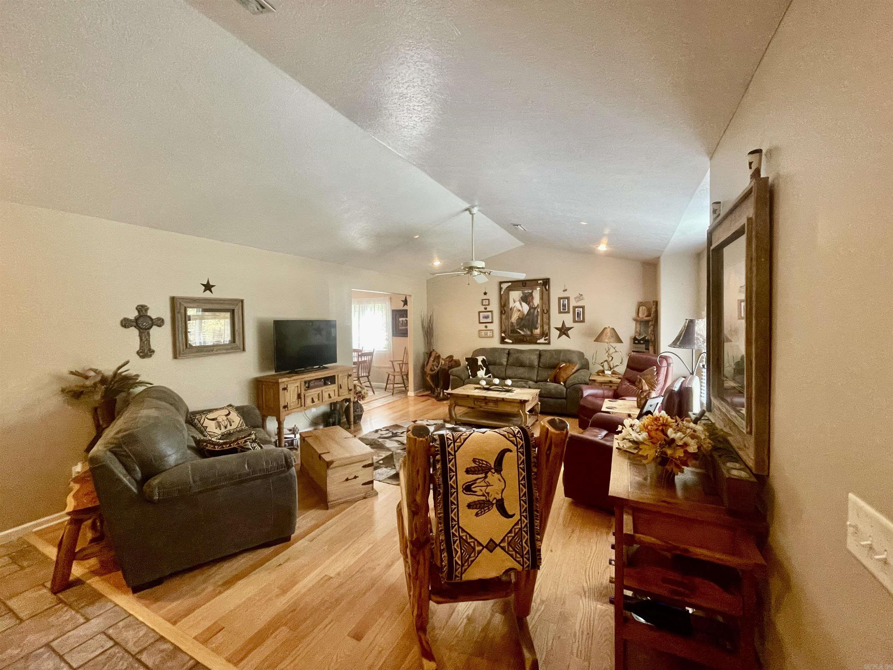 BEUTLER ACRES - Residential