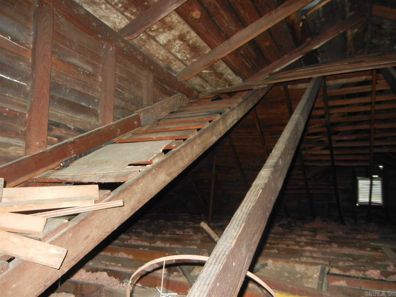 Weldon E Wrights - Residential