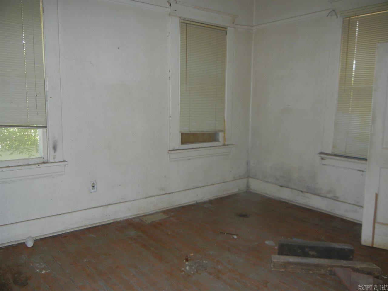 Weldon E Wrights - Residential