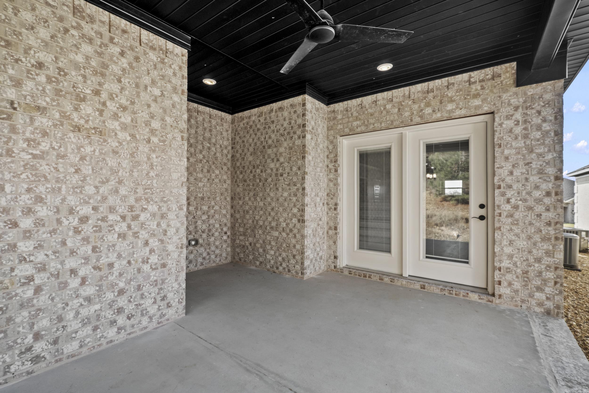 WANDERING RIDGE - Residential