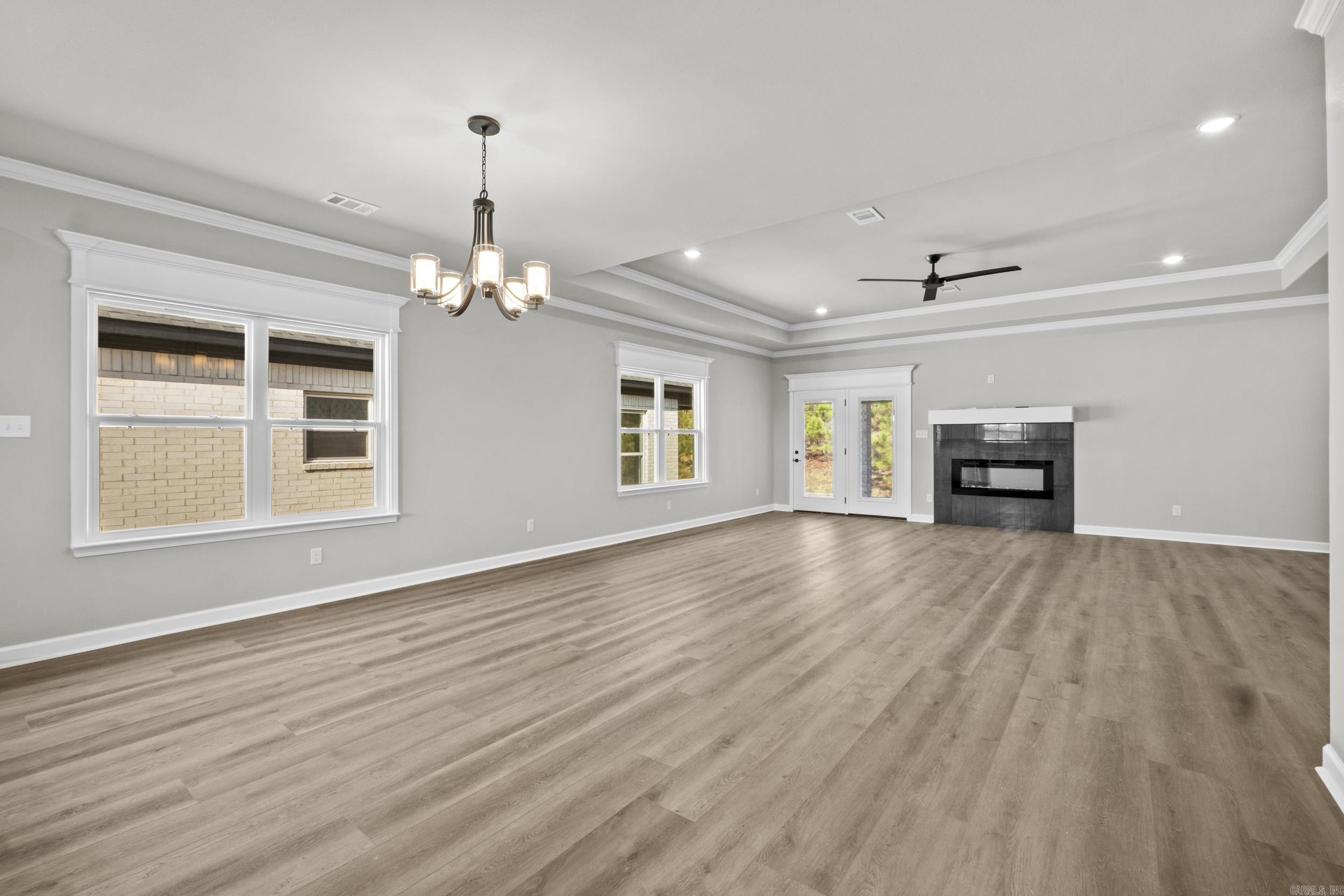 WANDERING RIDGE - Residential