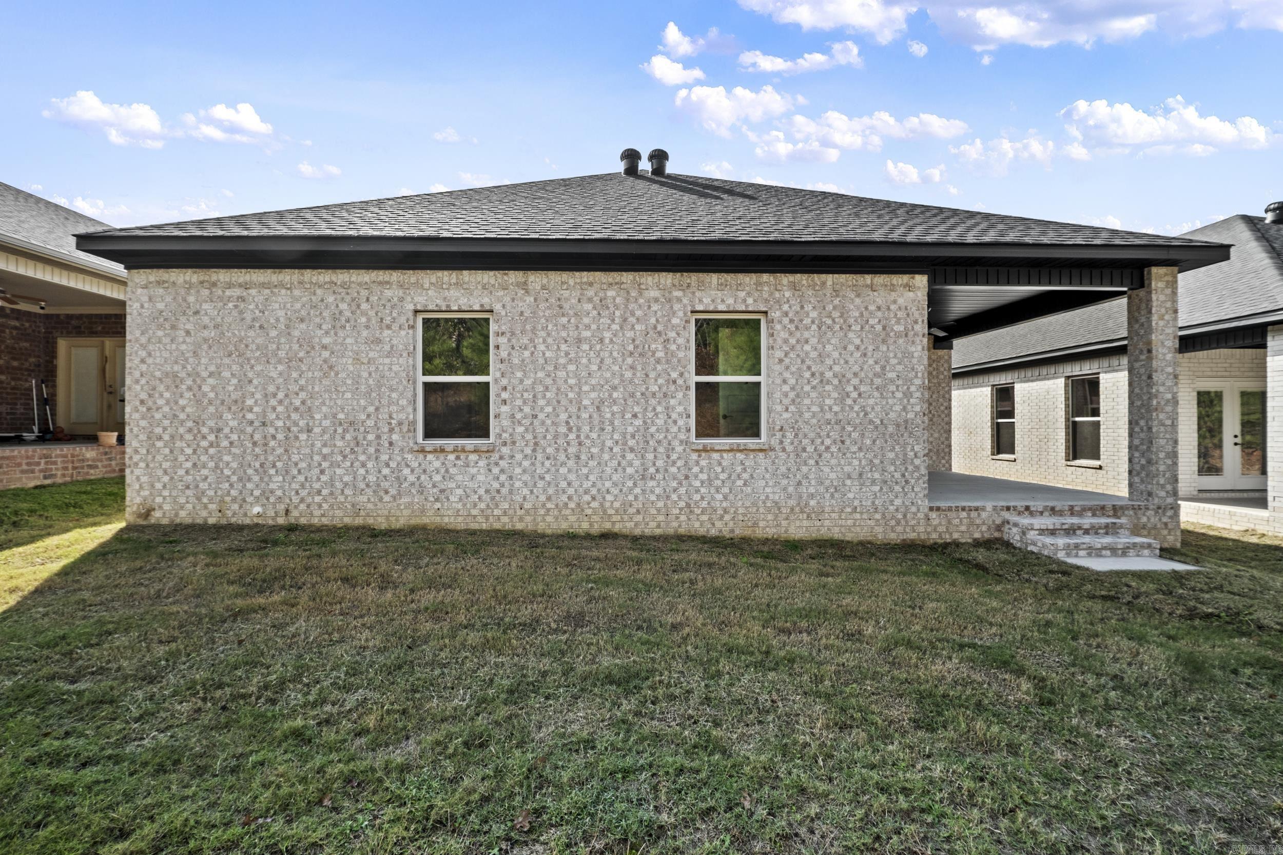 WANDERING RIDGE - Residential